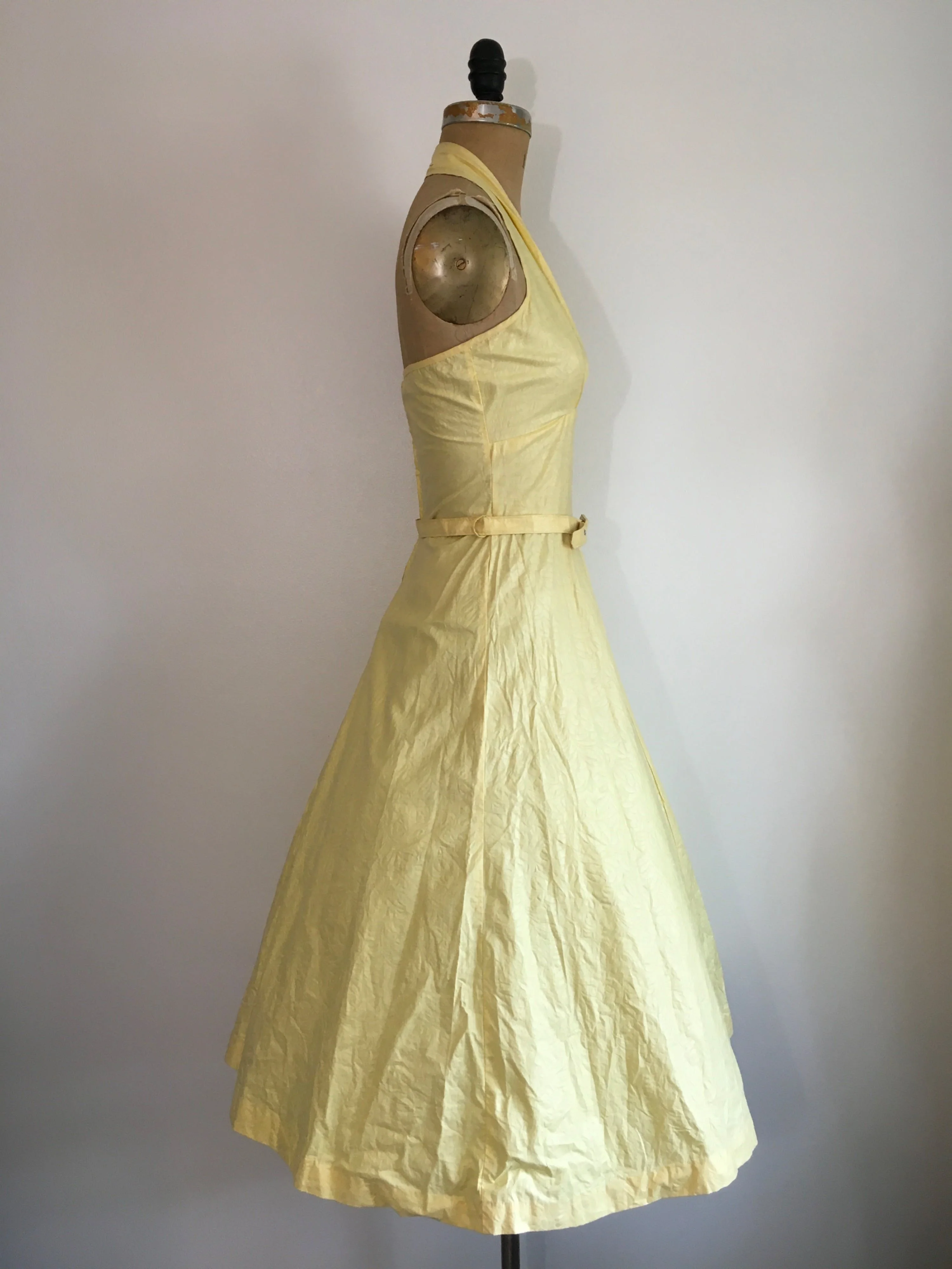 50’s Yellow Halter Neck Cotton Sundress - Image 3