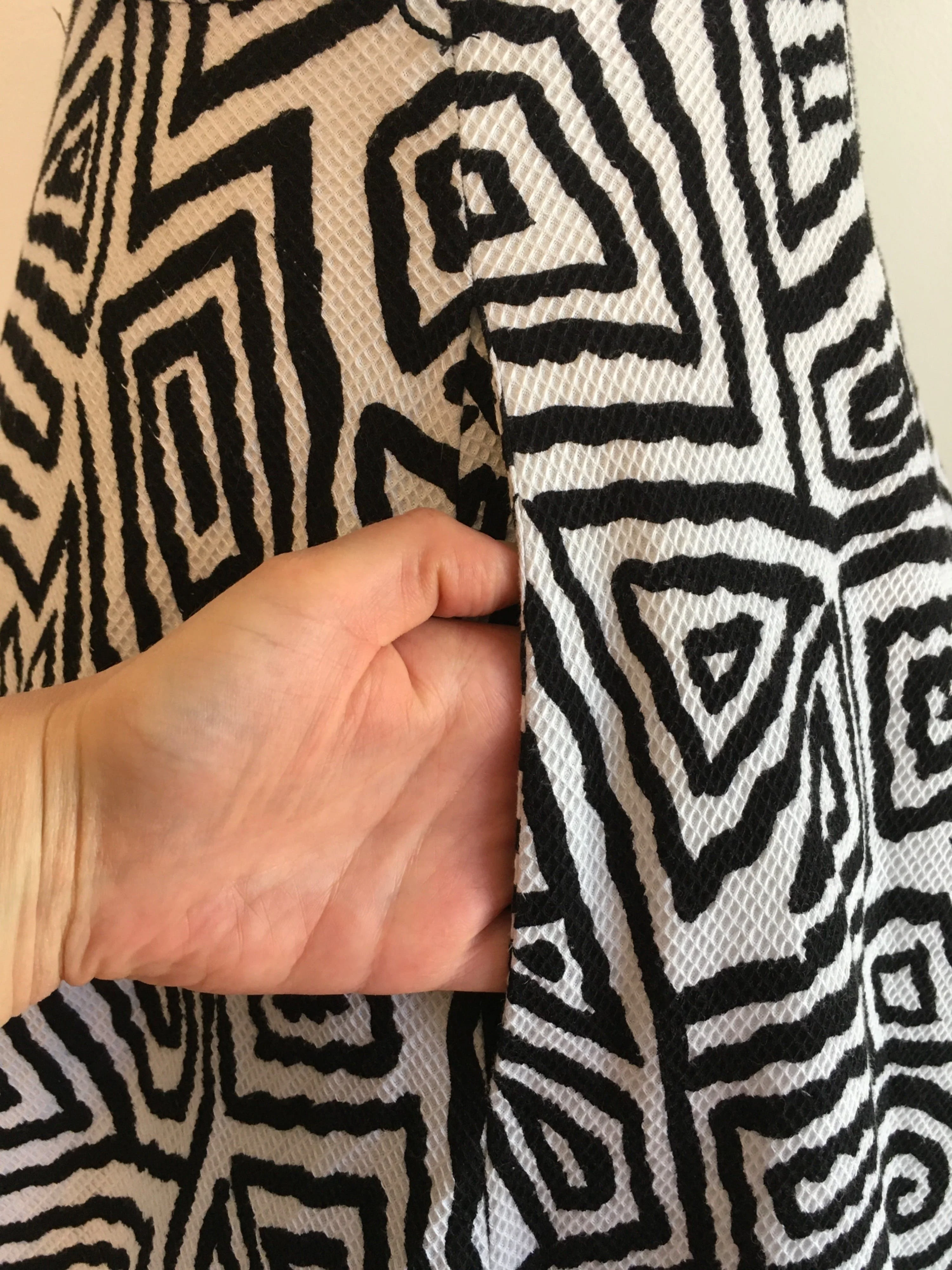 80's Abstract Strapless Black and White Party Dress - Image 6