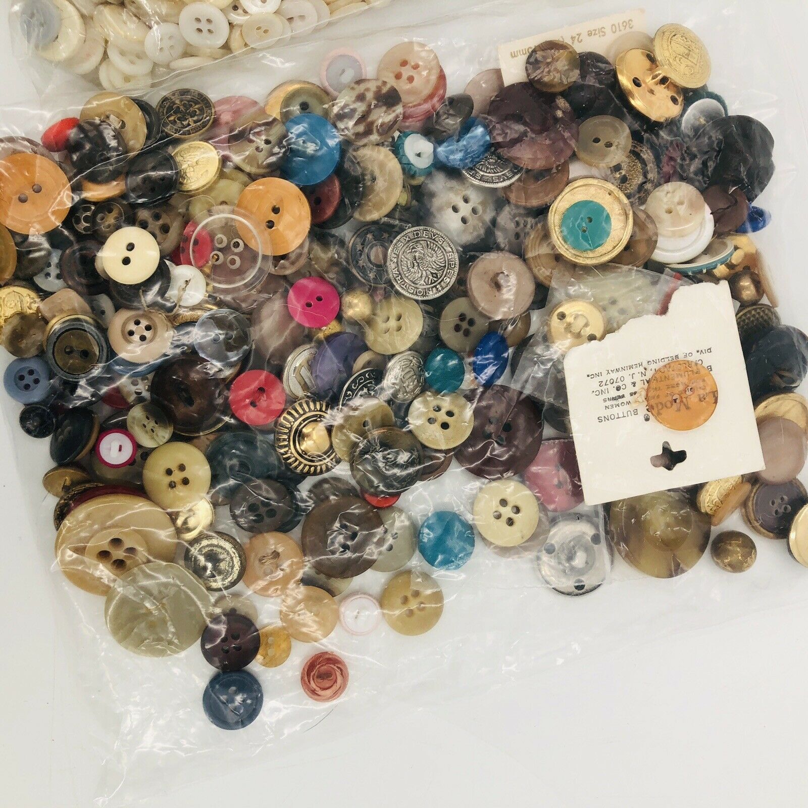 Vintage 2+ Lbs Buttons Mixed Craft Lot Black White Mother of Pearl Brass - Image 6
