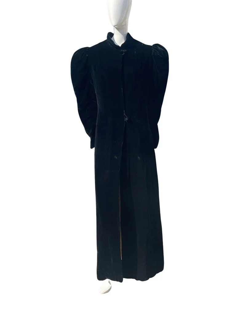 Vintage 20s Opera Coat Silk Velvet Long Coat with Puffy Sleeves Big Shoulders Size M Mint Condition Great Gats Flapper - Image 2