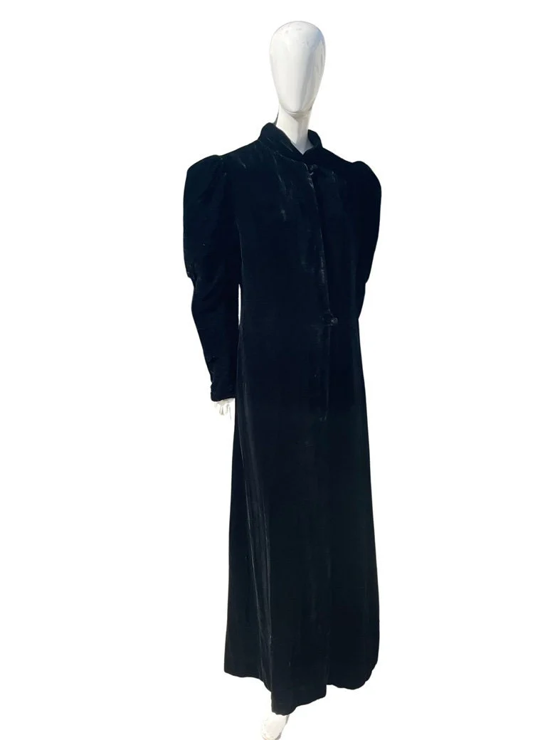 Vintage 20s Opera Coat Silk Velvet Long Coat with Puffy Sleeves Big Shoulders Size M Mint Condition Great Gats Flapper - Image 3