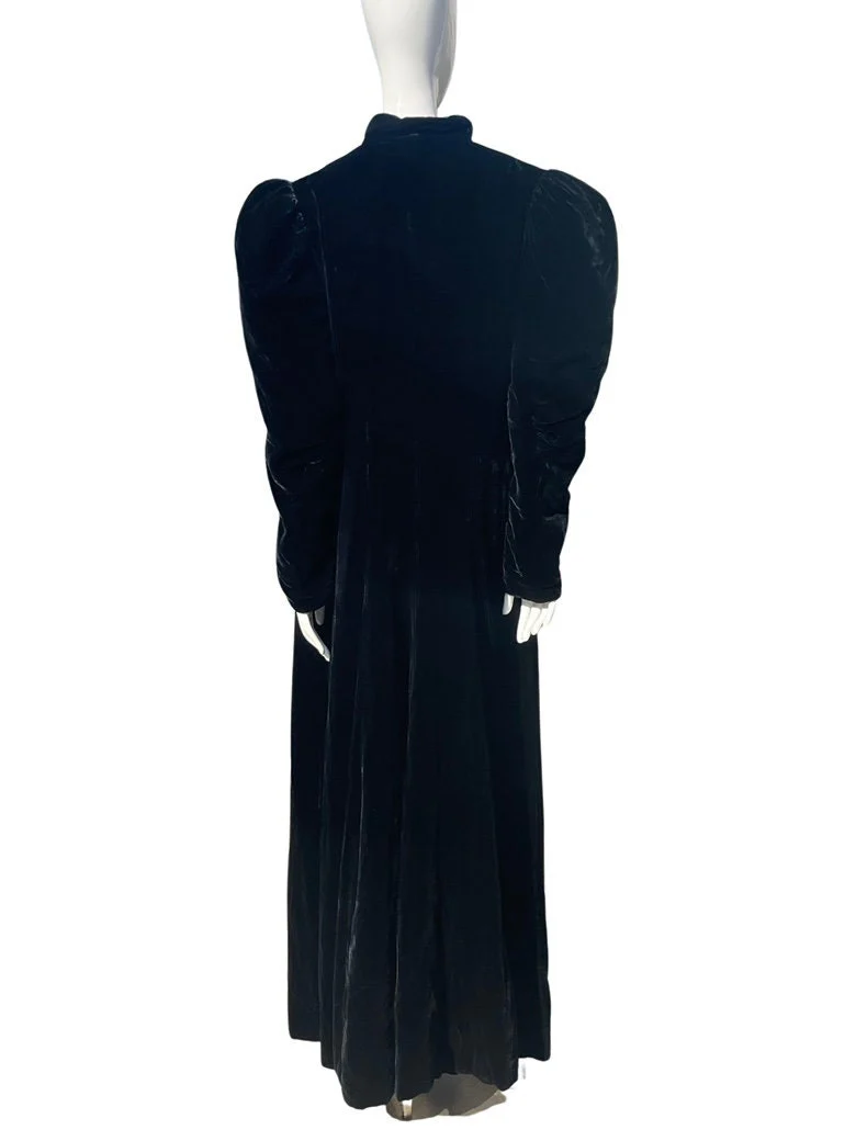 Vintage 20s Opera Coat Silk Velvet Long Coat with Puffy Sleeves Big Shoulders Size M Mint Condition Great Gats Flapper - Image 9