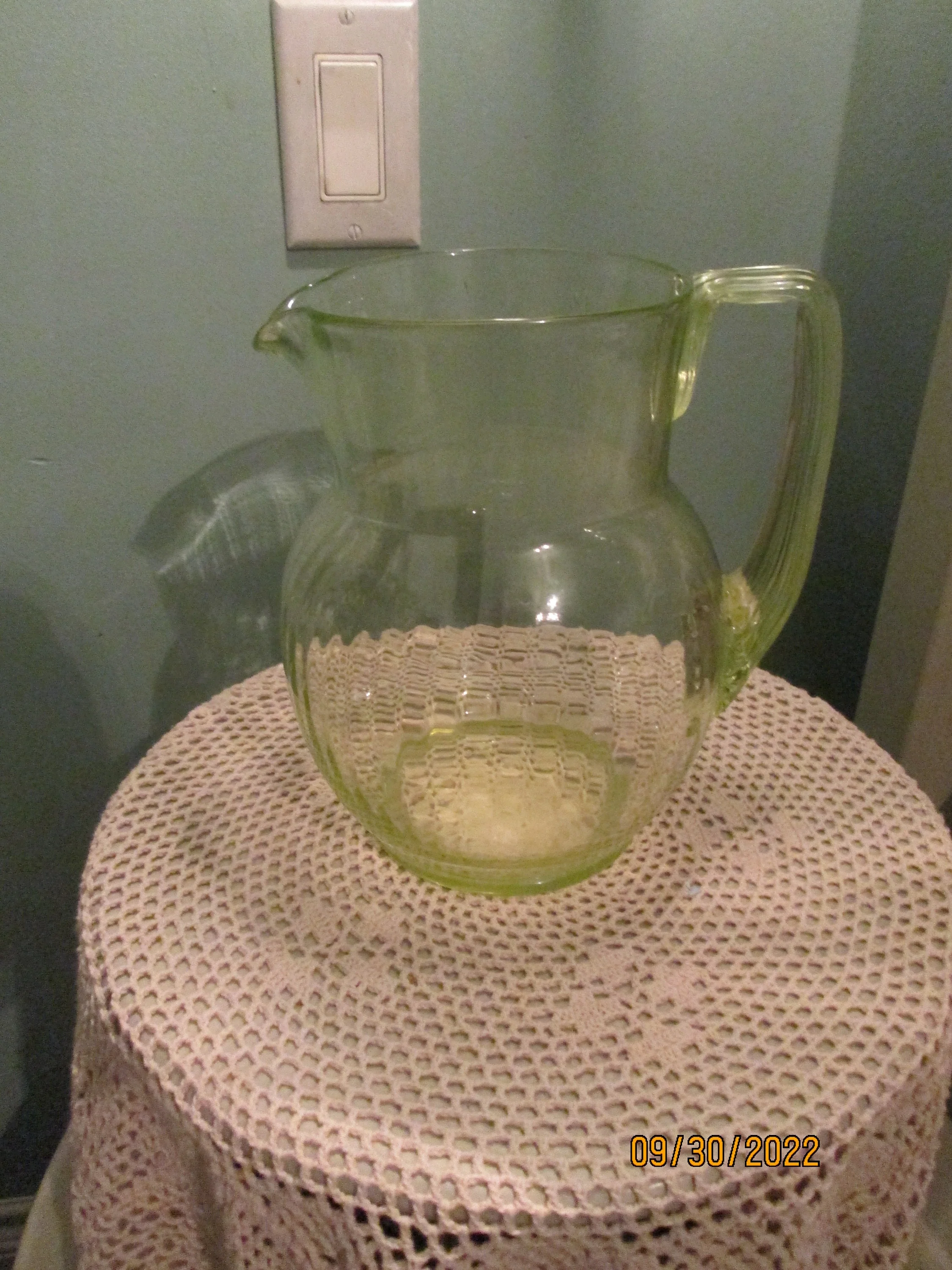 Vintage 30s Vaseline Green Pitcher Depression Glass Gorgeous - Image 2