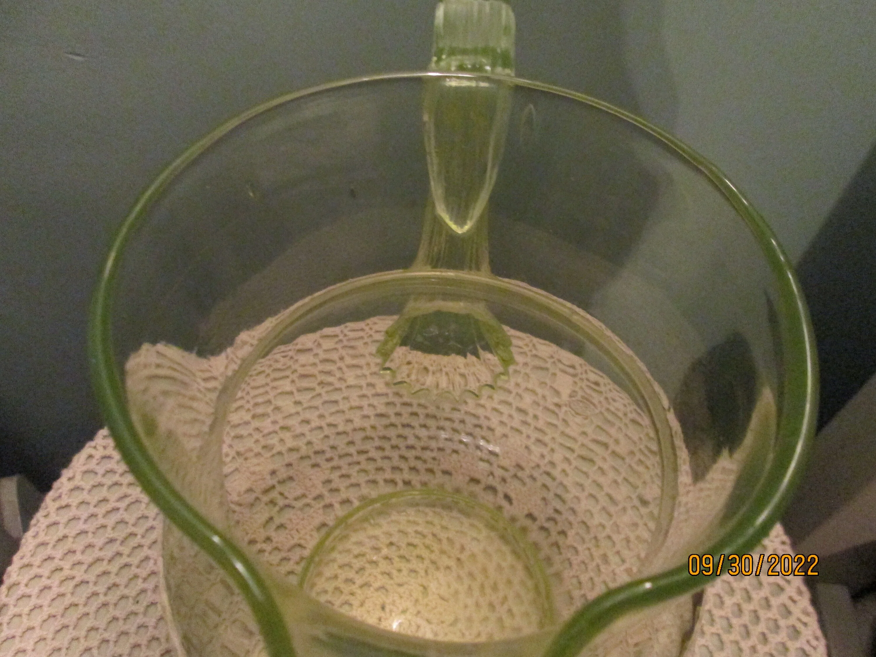 Vintage 30s Vaseline Green Pitcher Depression Glass Gorgeous - Image 5