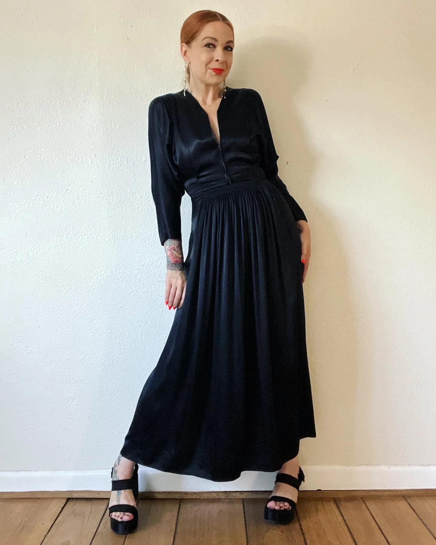 Vintage 40s Tula Black Liquid Satin Dressing Gown with Metal Talon Zip Front Dolman Sleeves and The Dreamiest Gathered Waistline - Image 9