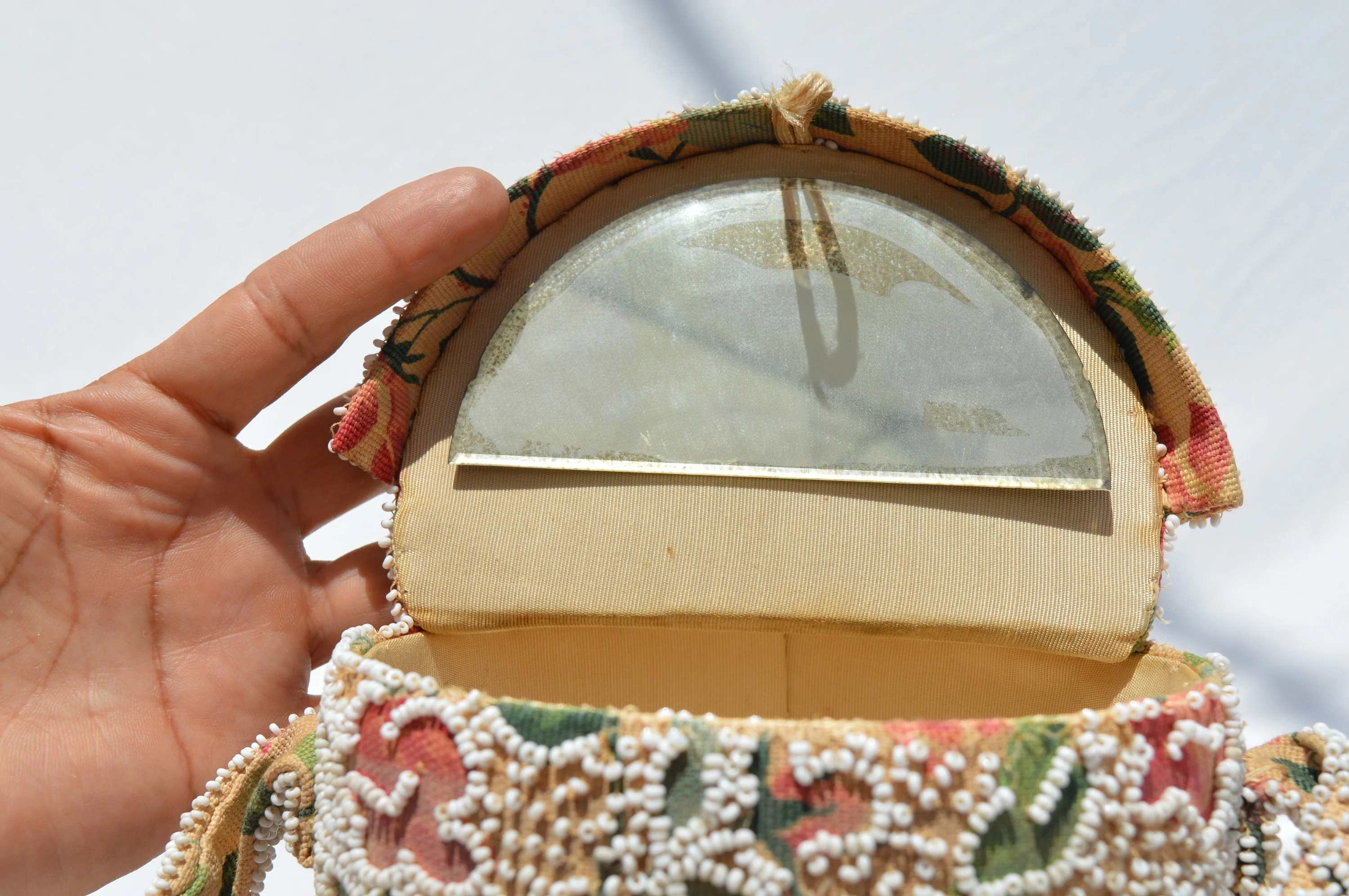 Vintage 50-60s Box Purse Handbag Hand Beaded Floral Pattern by K & G Charlet - Image 7