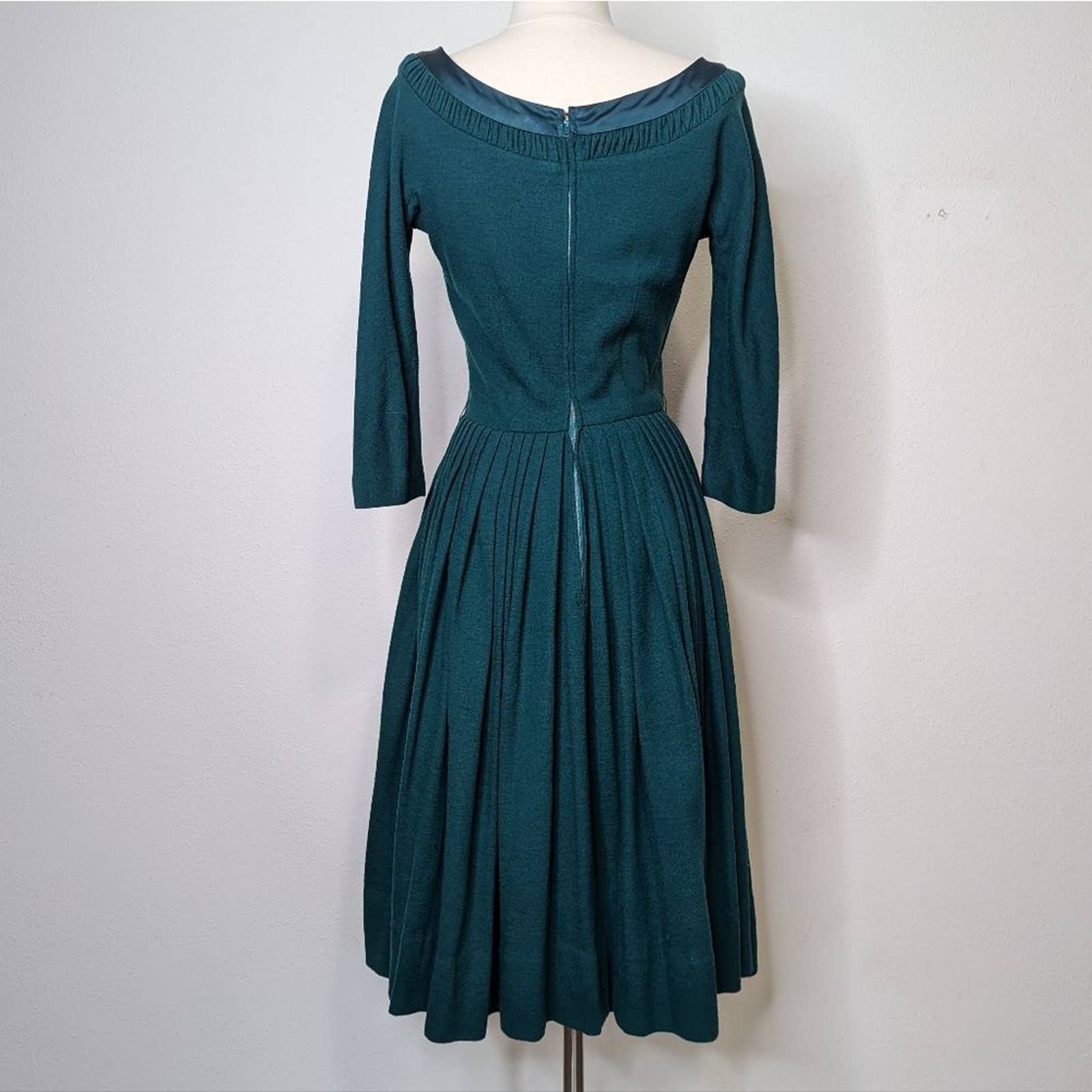 Vintage 50s 60s Pleated Green Midi Sweater Dress by William Fox - Image 9