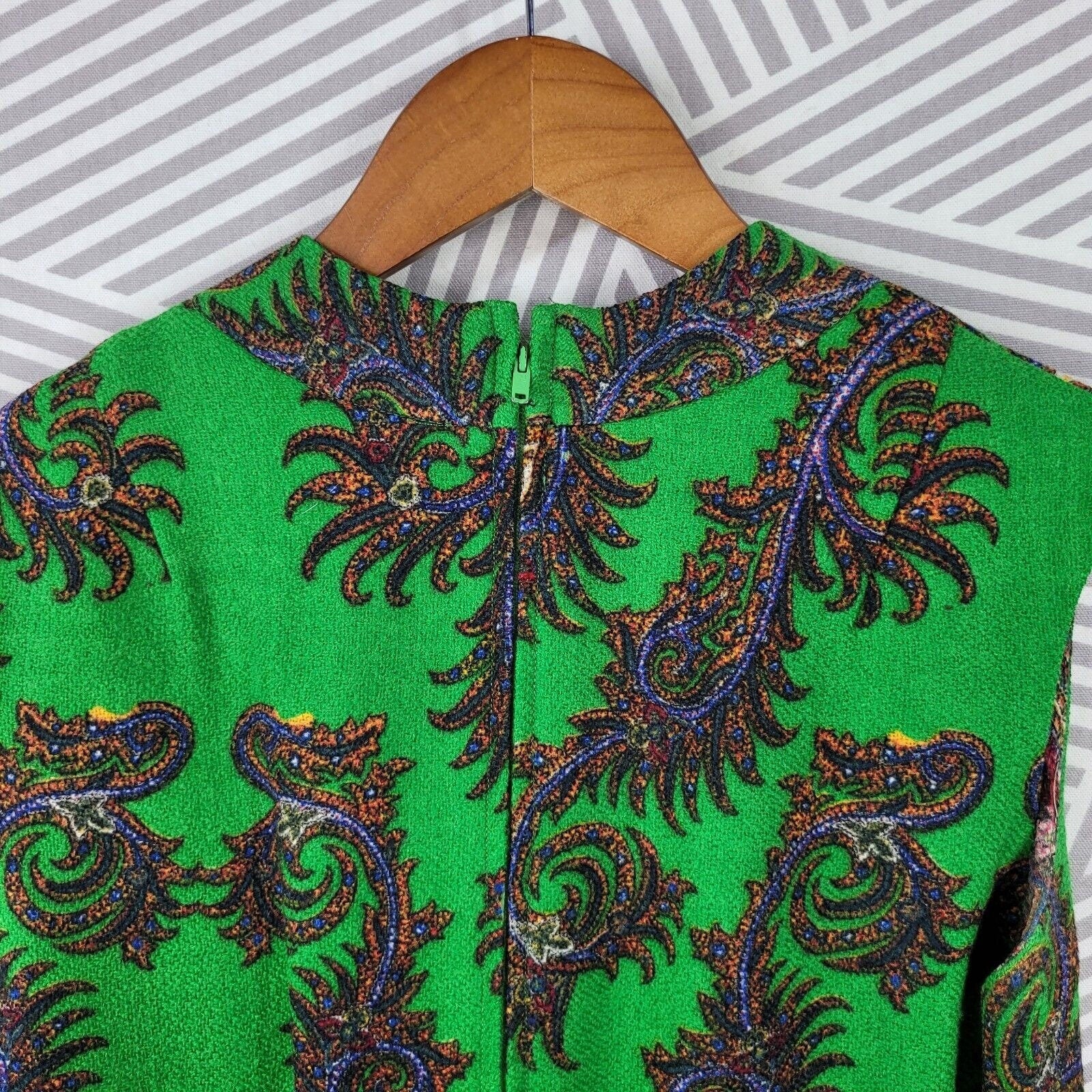 Vintage 50s-60s Sheath Dress Size 4/6 Small Barkcloth Pinup Party Green Paisley - Image 6