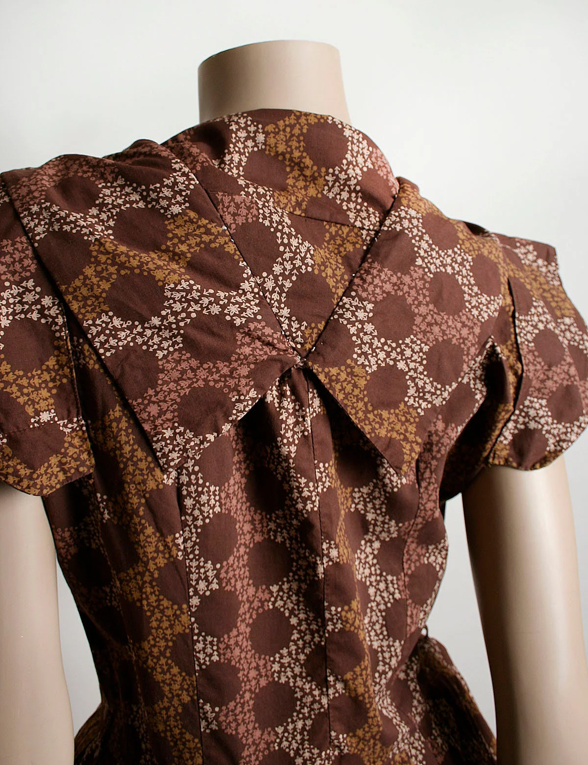 Vintage 50s Dress Brown Floral Print Polka Dot Cotton Day Dress Button Up Shirtwaist Ponty Collar Small Medium - Image 4