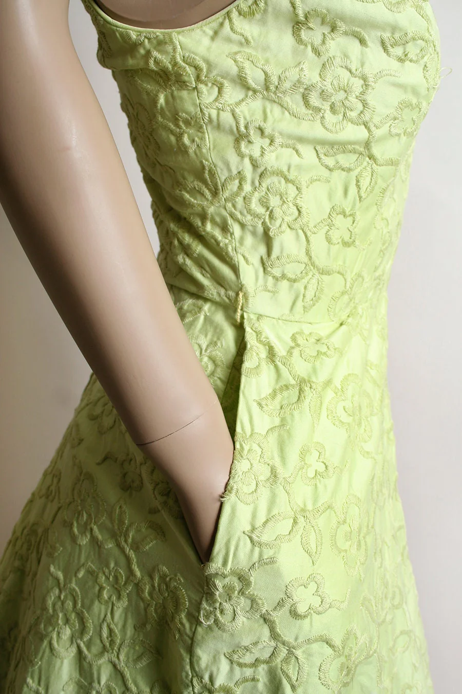Vintage 50s Dress Chartreuse Lime Green Floral Embroidered Summer Sundress Full Skirt Small by  Tabak of California - Image 8
