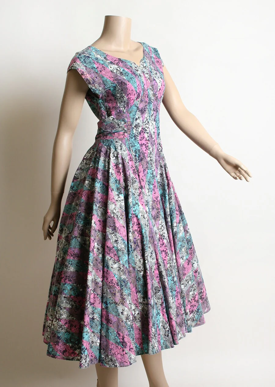 Vintage 50s Dress Harlequin Novelty Print Confetti In Pink Purple Blue and White with Gold Flecks Full Circle Skirt Pinup Cotton Small - Image 5