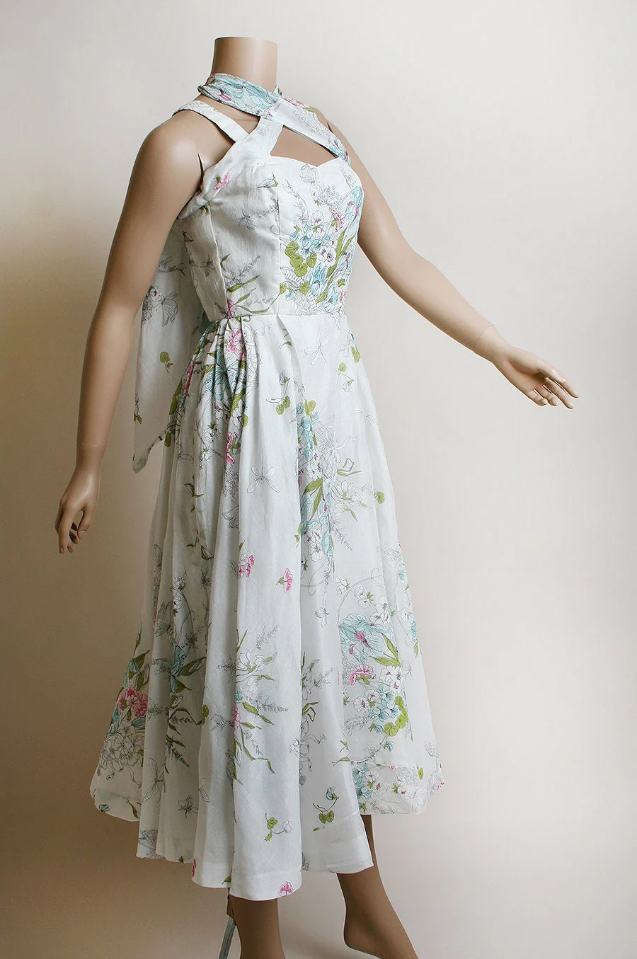 Vintage 50s Dress Novelty Print Butterflies Fan Floral and Dragonflies White Full Skirt Crisscross Neck Bow Boned Cotton Day Dress Xs by Elizabeth Arden Elegance - Image 6
