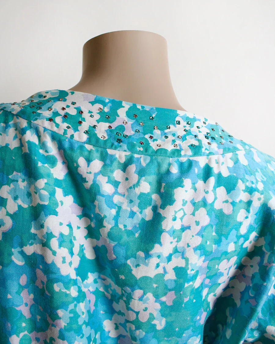 Vintage 50s Dress Rhinestone Floral Print Wiggle Dress Sky Teal Aquamarine Blue Lavender Bouquet Cotton Dress Large Volup by Henry Gans - Image 7
