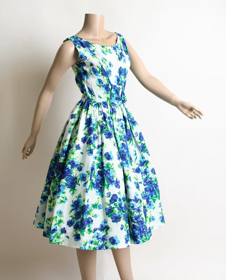 Vintage 50s Early 60s Blue Floral Print Textured Cotton Day Dress with Buckle Details - Image 7