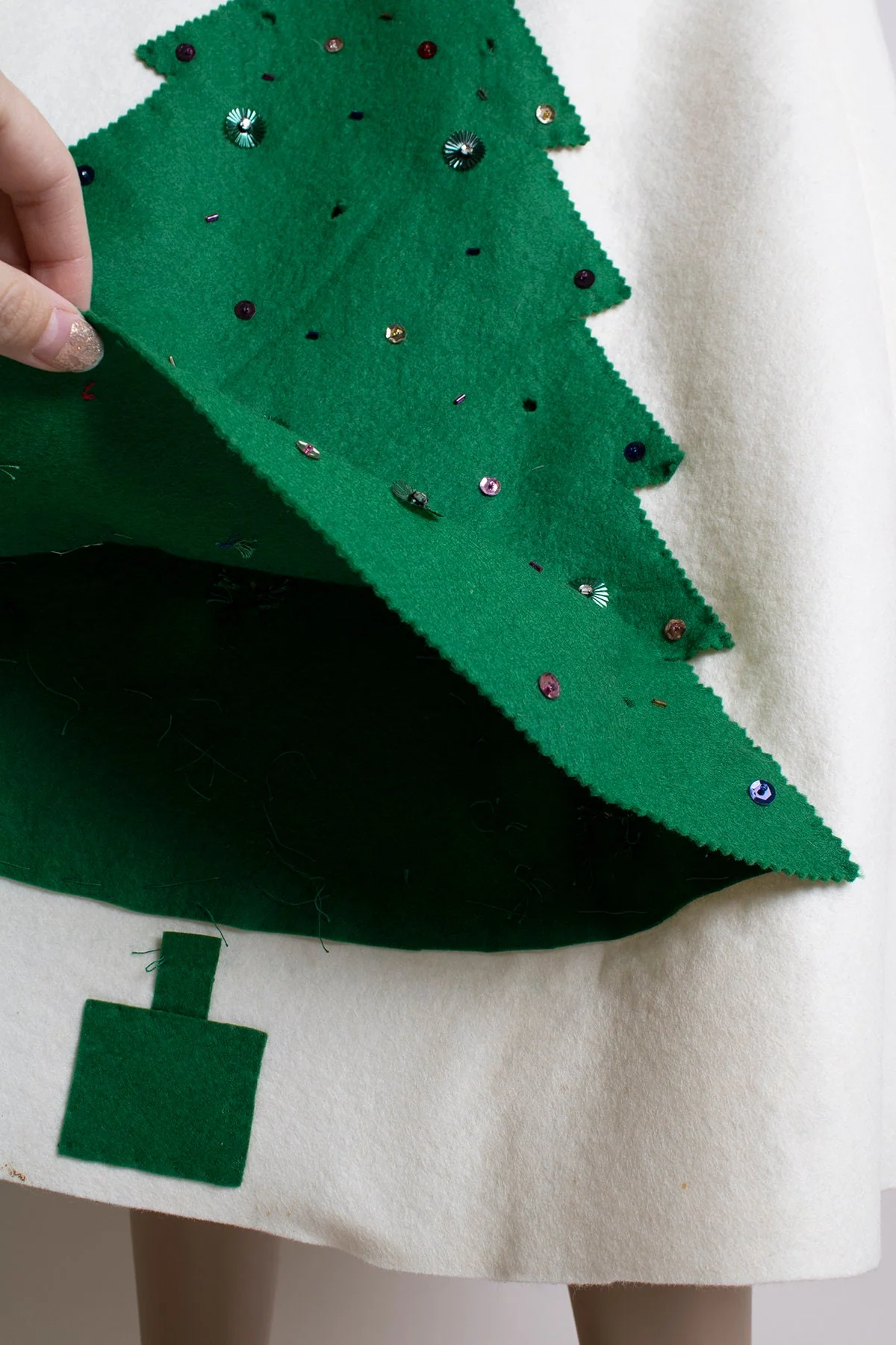 Vintage 50s Felt Christmas Tree Holiday Felt Full Almost Circle Skirt Green and White - Image 5