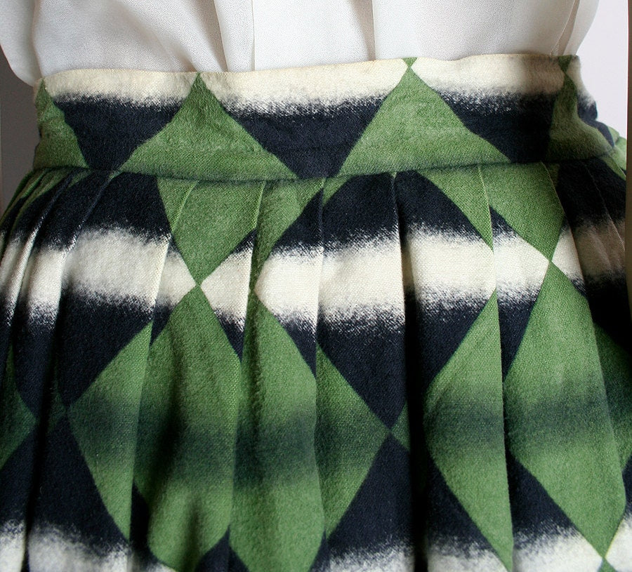 Vintage 50s Full Skirt Mint Green Diamond Felt Fuzzy Skirt Rockabilly Style 26 Inch Waist Small - Image 5