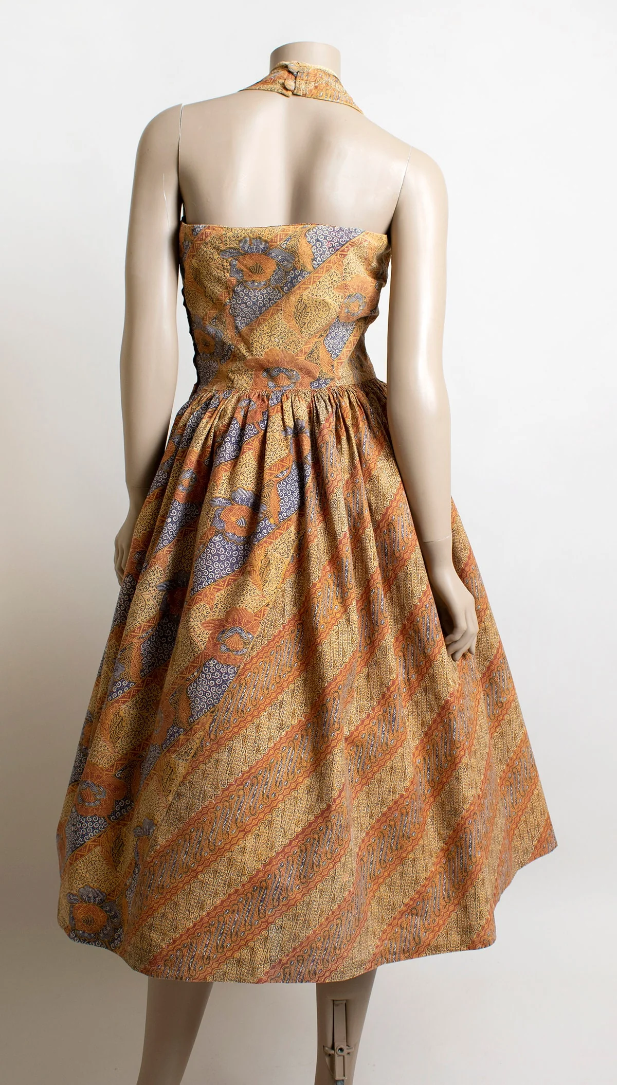 Vintage 50s Halter Tropical Style Paisley Batik Print Cotton Full Skirt Summer Day Dress Warm Tone Orange Brown - Image 2