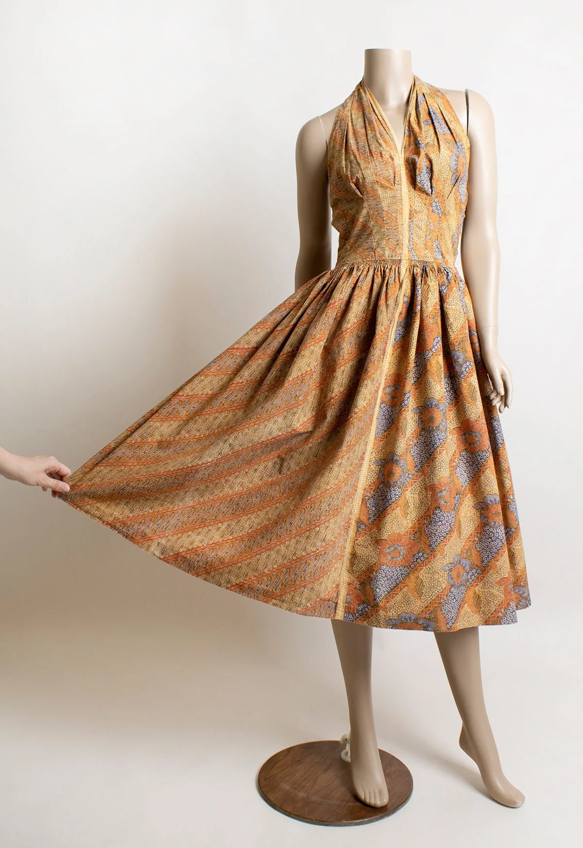 Vintage 50s Halter Tropical Style Paisley Batik Print Cotton Full Skirt Summer Day Dress Warm Tone Orange Brown - Image 6