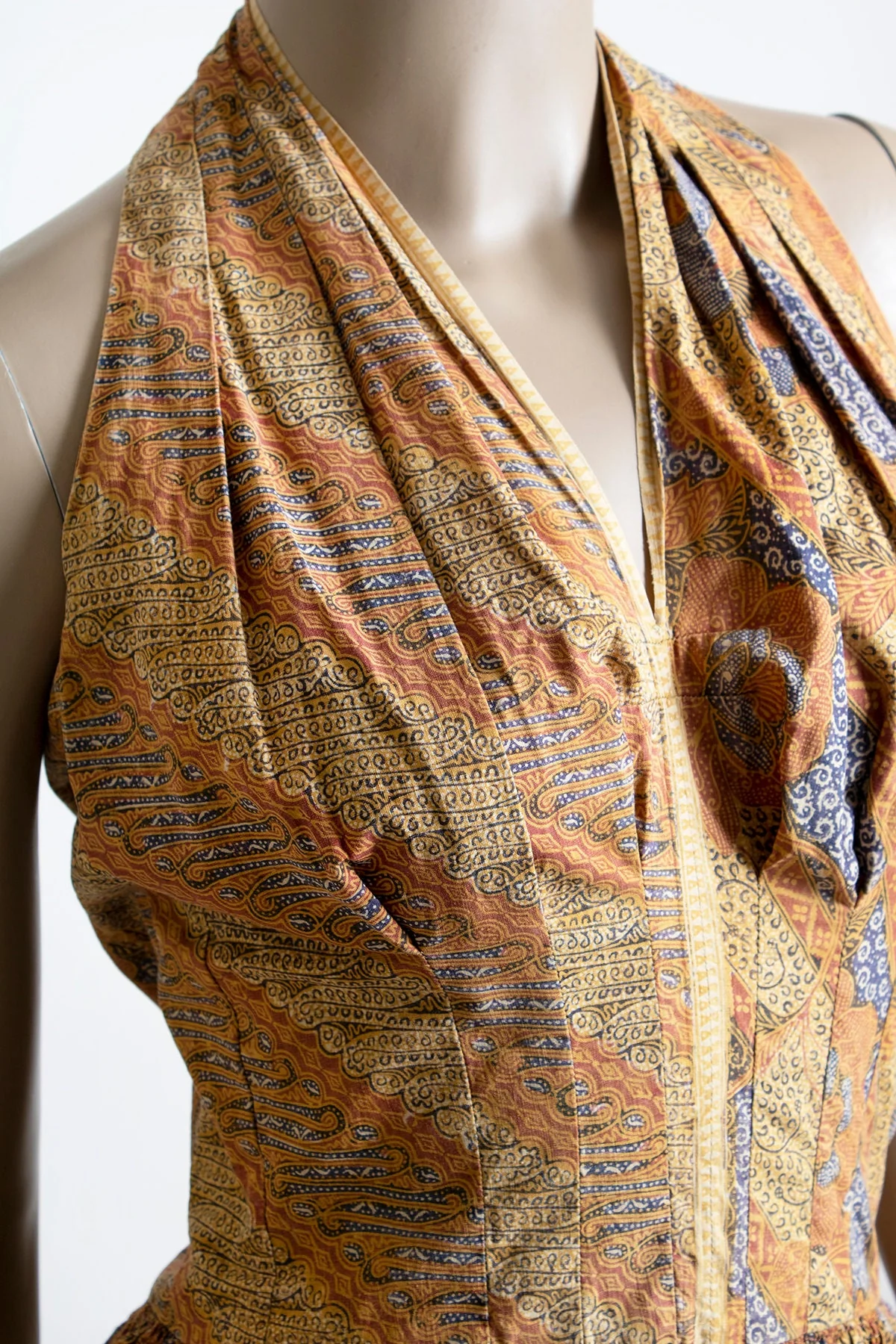Vintage 50s Halter Tropical Style Paisley Batik Print Cotton Full Skirt Summer Day Dress Warm Tone Orange Brown - Image 8
