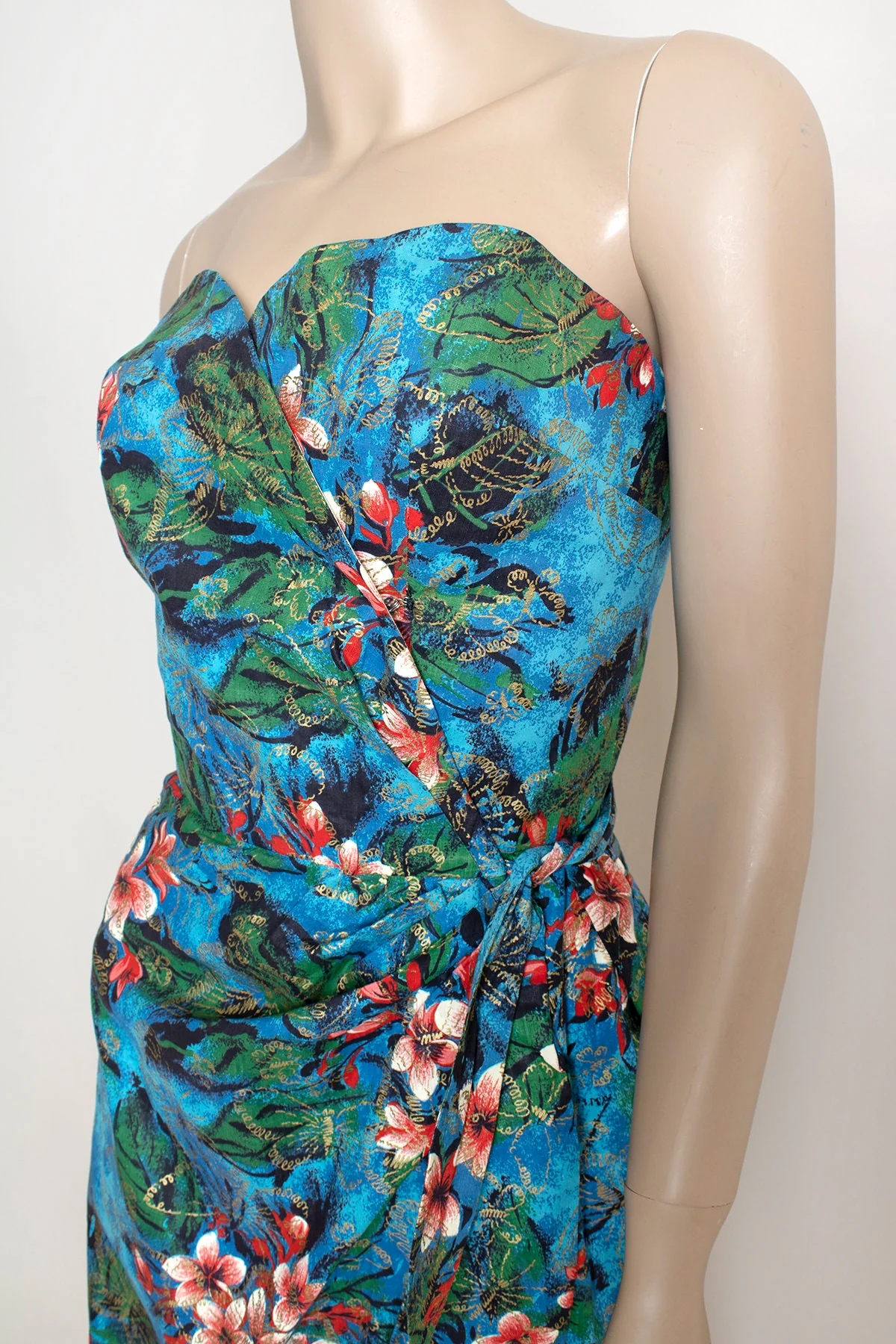 Vintage 50s Tropical Sarong Blue Floral and Butterfly Print Golden Wrap Dress - Image 6