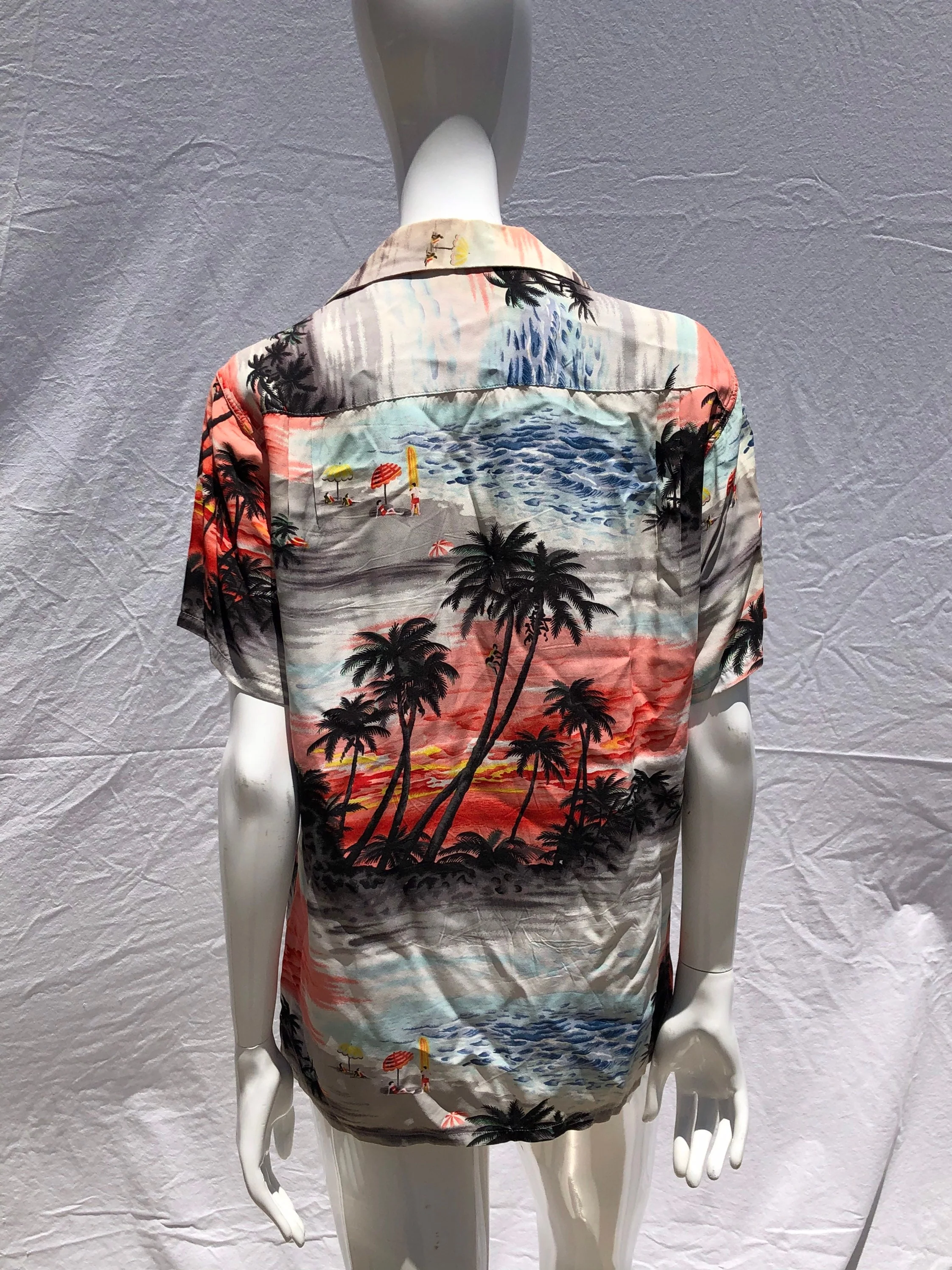 Vintage 50s Hawaiian Shirt Small Unisex Sunset Coconut Tree Climbers Beach Scene Rayon Original by Iolani - Image 4