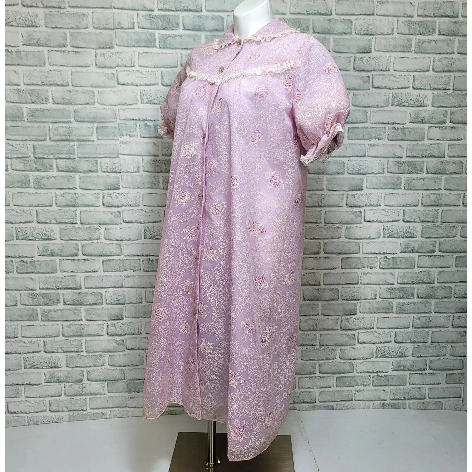 Vintage 50s Lavender Purple White Textured Floral Chiffon Button Front Robe - Image 7