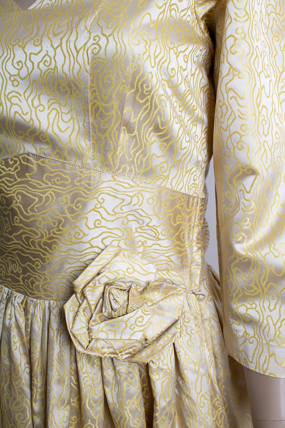 Vintage 50s Light Golden Yellow Satin Party Dress with Squiggle Velvet Design Rose Flower Hip Formal Evening Small - Image 6