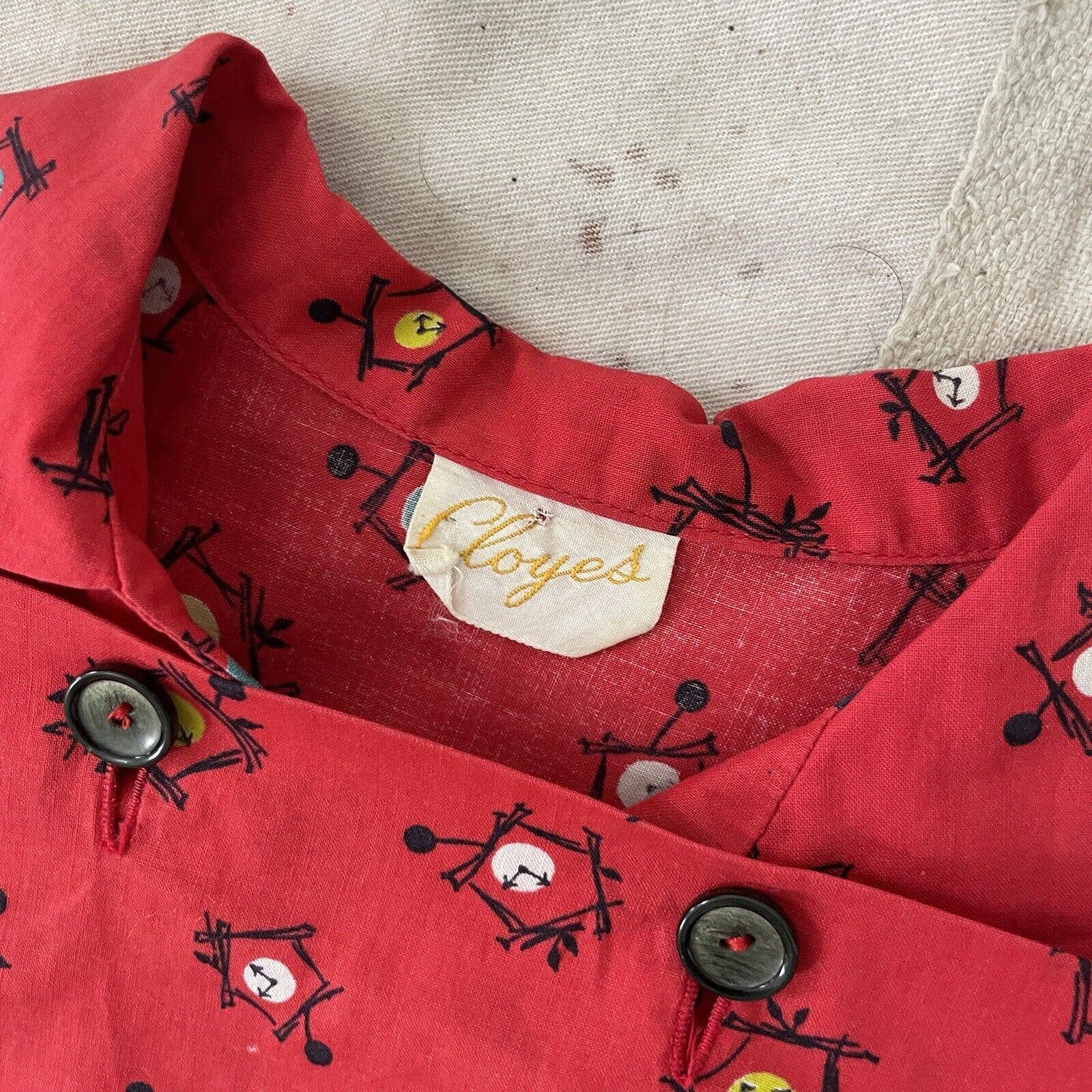 Vintage 50s Novelty Print Cotton Blouse Atomic Clocks Red Tailored - Image 4