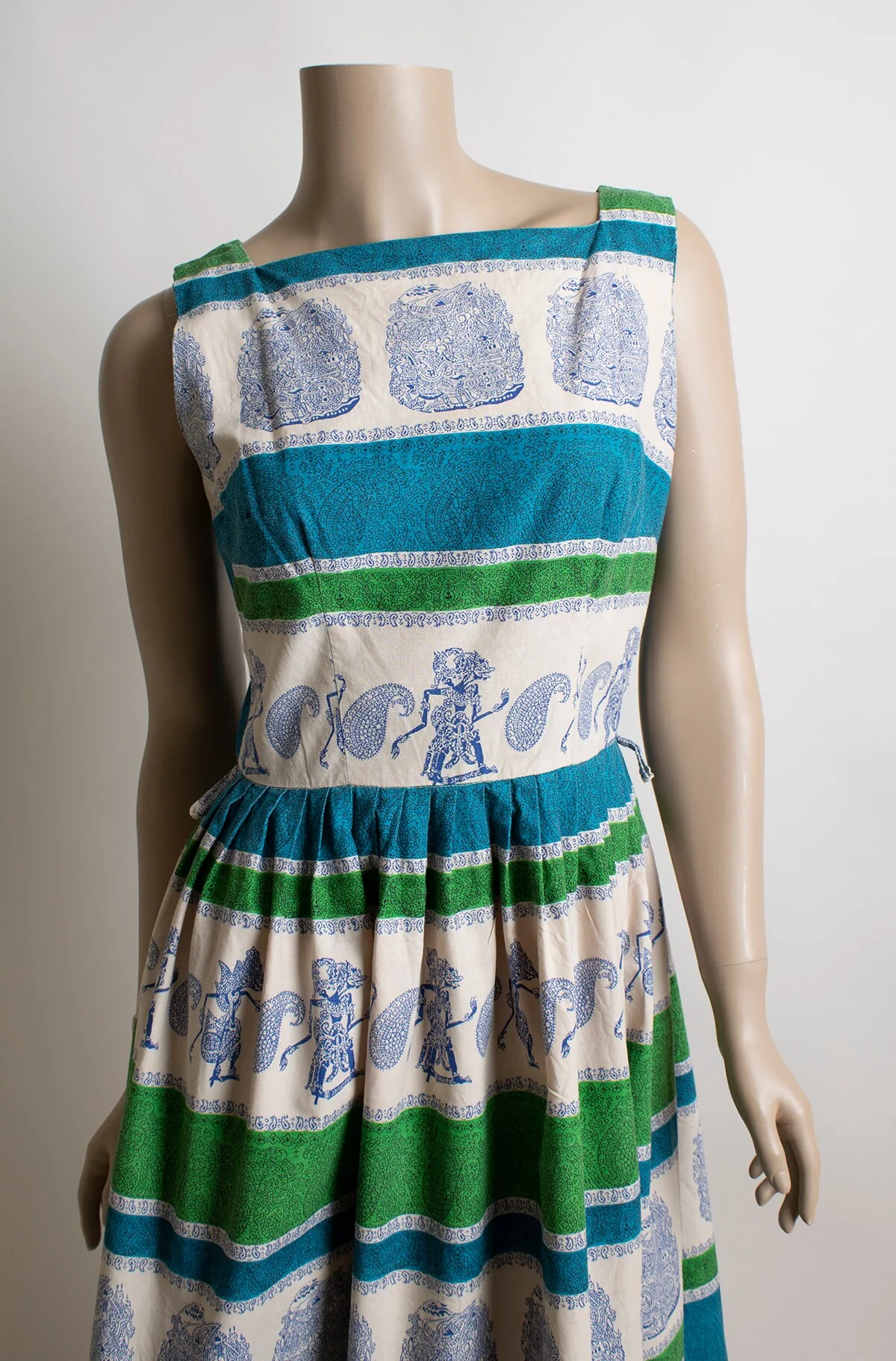 Vintage 50s Novelty Print Dress Shadow Puppet and Paisley Print Cotton Day Dress Aqua Blue Lime Green Small - Image 6