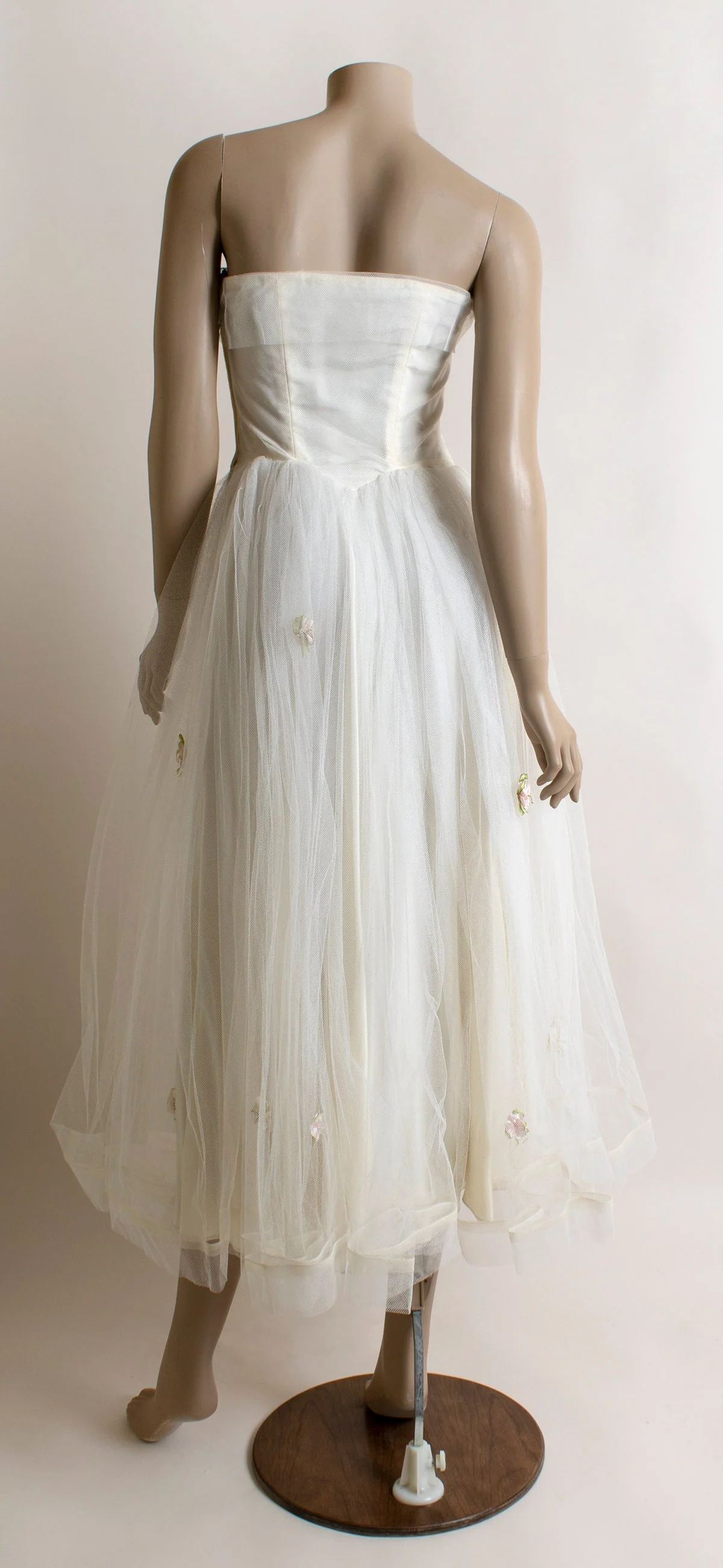 Vintage 50s Prom White and Pink Flower Applique Tulle Strapless Bridal Wedding Dress by Marglad's Bridal Salon - Image 4