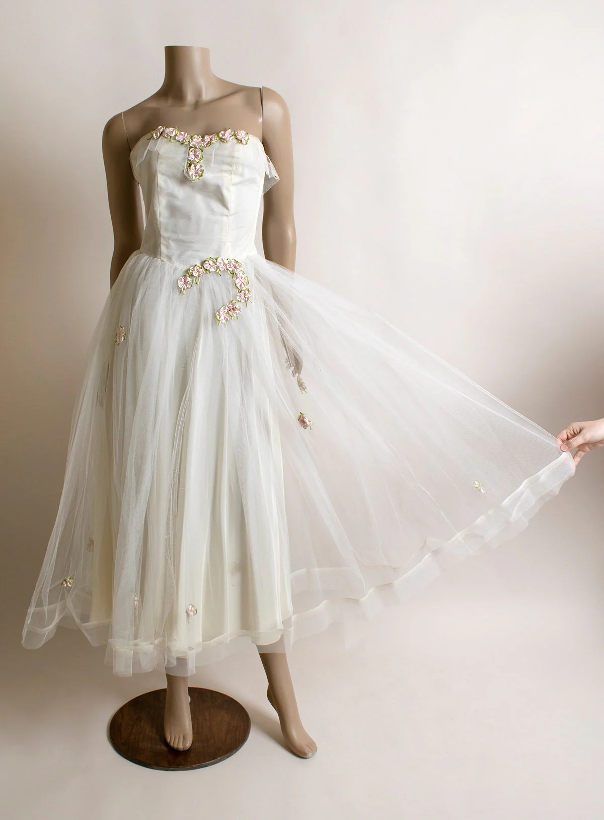 Vintage 50s Prom White and Pink Flower Applique Tulle Strapless Bridal Wedding Dress by Marglad's Bridal Salon - Image 5