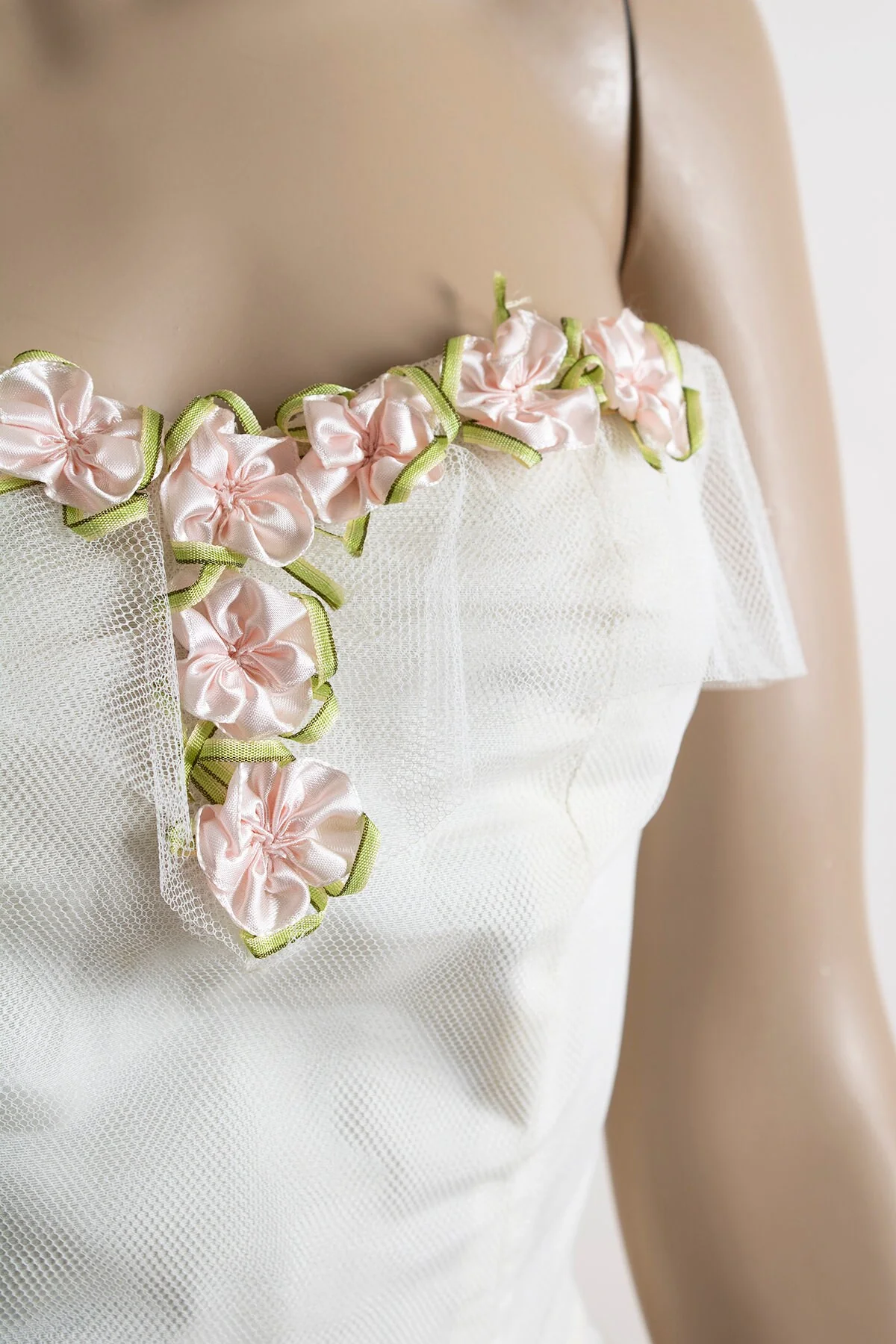 Vintage 50s Prom White and Pink Flower Applique Tulle Strapless Bridal Wedding Dress by Marglad's Bridal Salon - Image 6