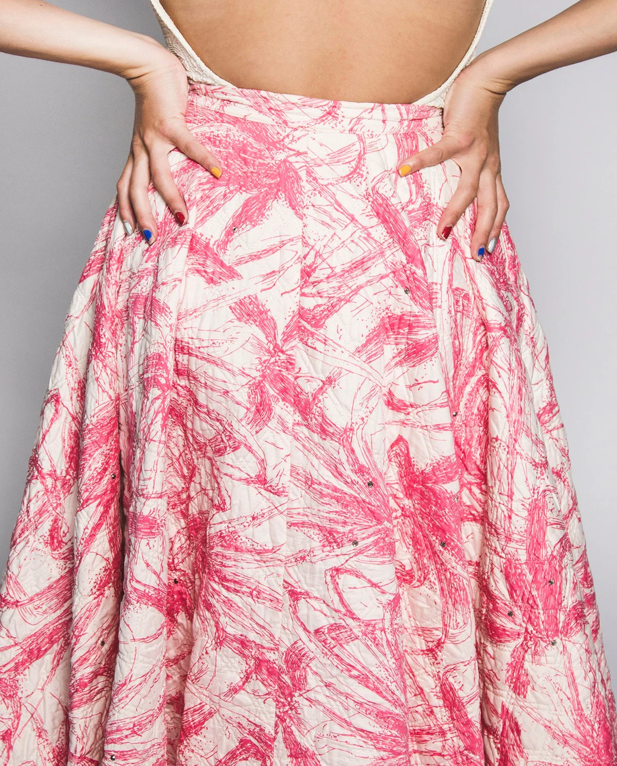 Vintage 50s Quilted Circle Skirt - Pink Fireworks Print with Rhinestone Details - Brushstroke Art - Small 24" Waist by Alex Colman - Image 6