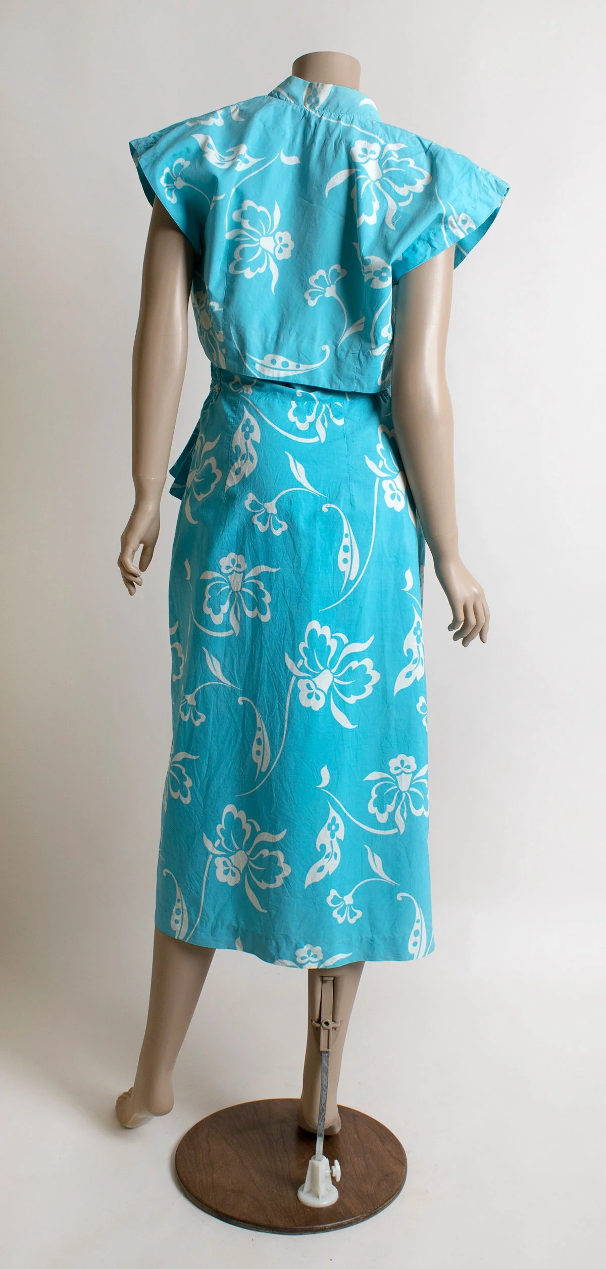 Vintage 50s Tropical Dress with Matching Bolero Aquamarine Blue and White Tropical Floral Print by Paradise Hawaii - Image 4