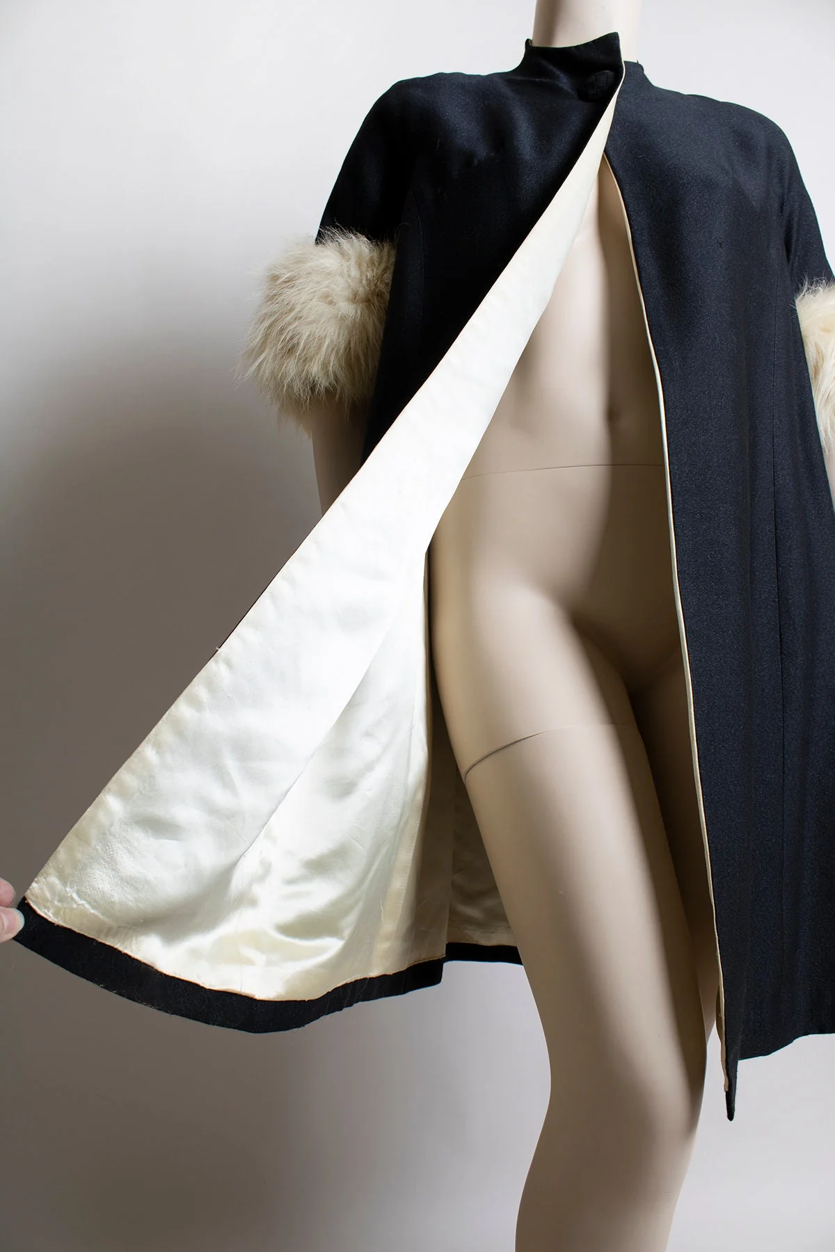 Vintage 50s Wool Coat with Fur Trim - Half Sleeve - Black Evening Swing Overcoat - One Button - Cape Style - Large - Image 5
