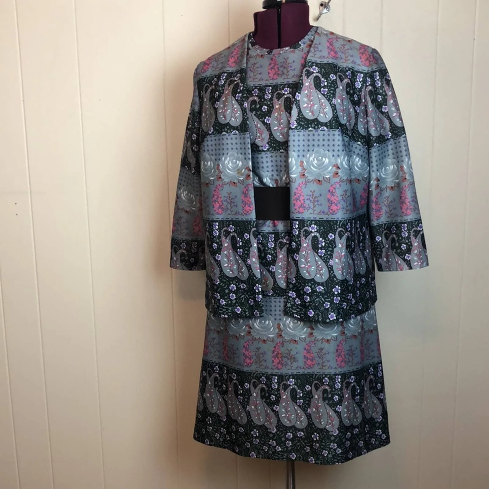 Vintage 60s 70s Mod 2pc Paisley Jacket and Dress Set - Image 6