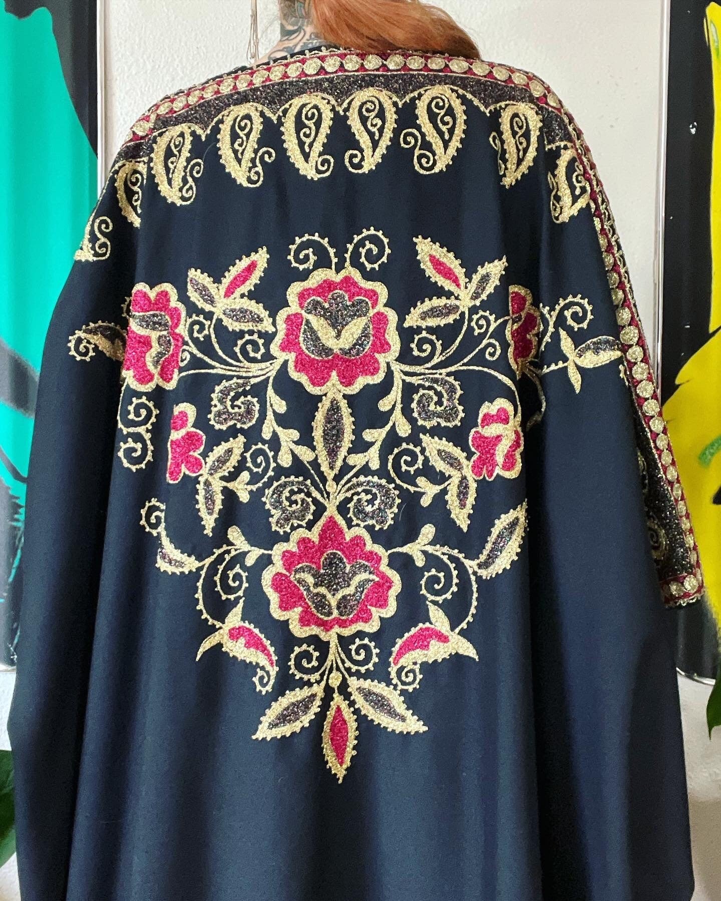 Vintage 60s/70s Pitch Black Caftan Cape with Metallic Gold - Image 3