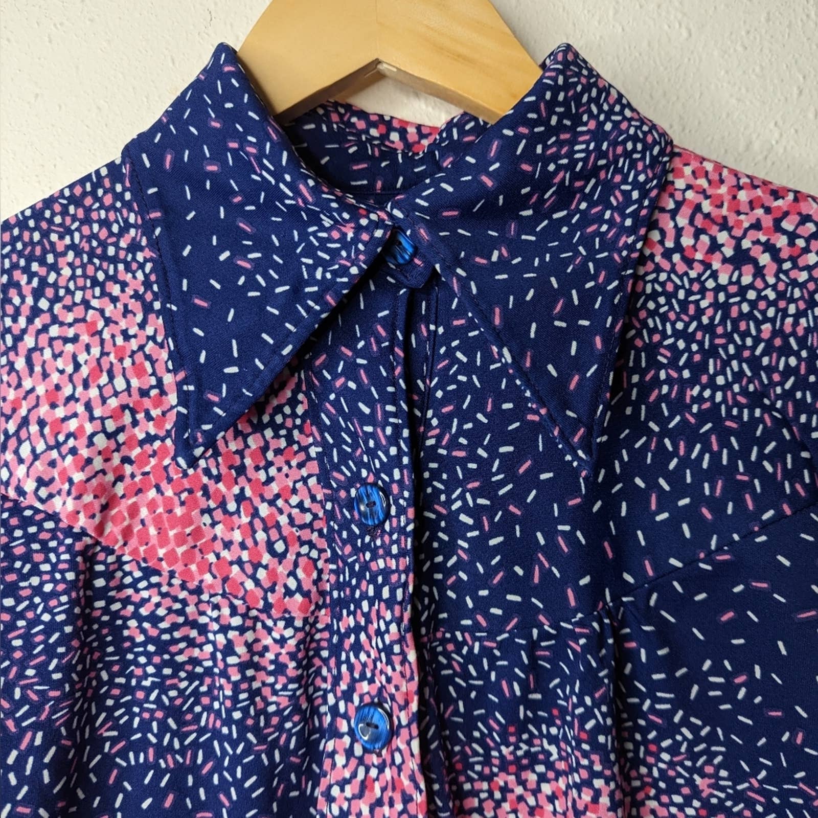 Vintage 60s 70s Psychedelic Confetti Print Pink Purple Pointy Polo Collar Shirt - Image 2