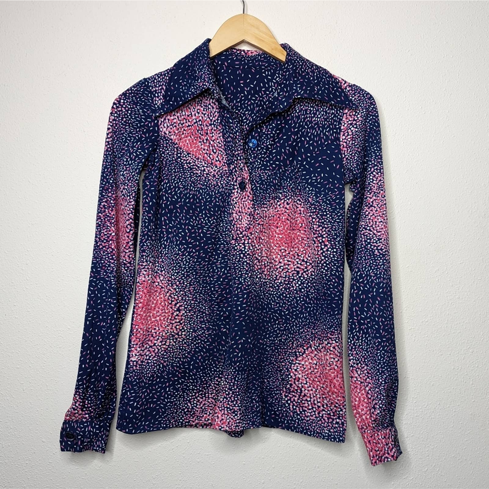 Vintage 60s 70s Psychedelic Confetti Print Pink Purple Pointy Polo Collar Shirt - Image 3