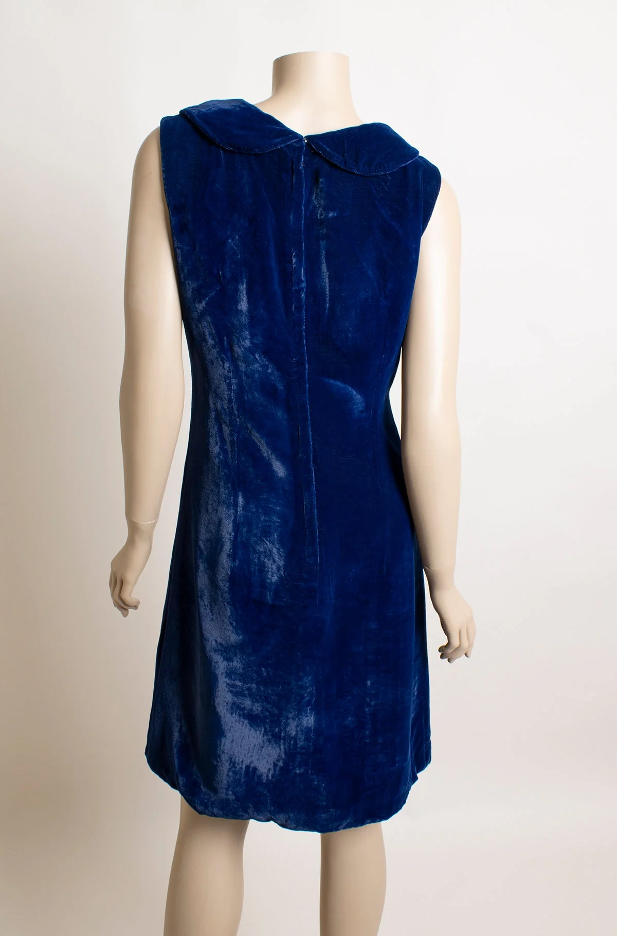 Vintage 60s Blue Velvet Dress - Mini Sleeveless Mod Style Dress with Bow and Peter Pan Collar - Small - Image 4