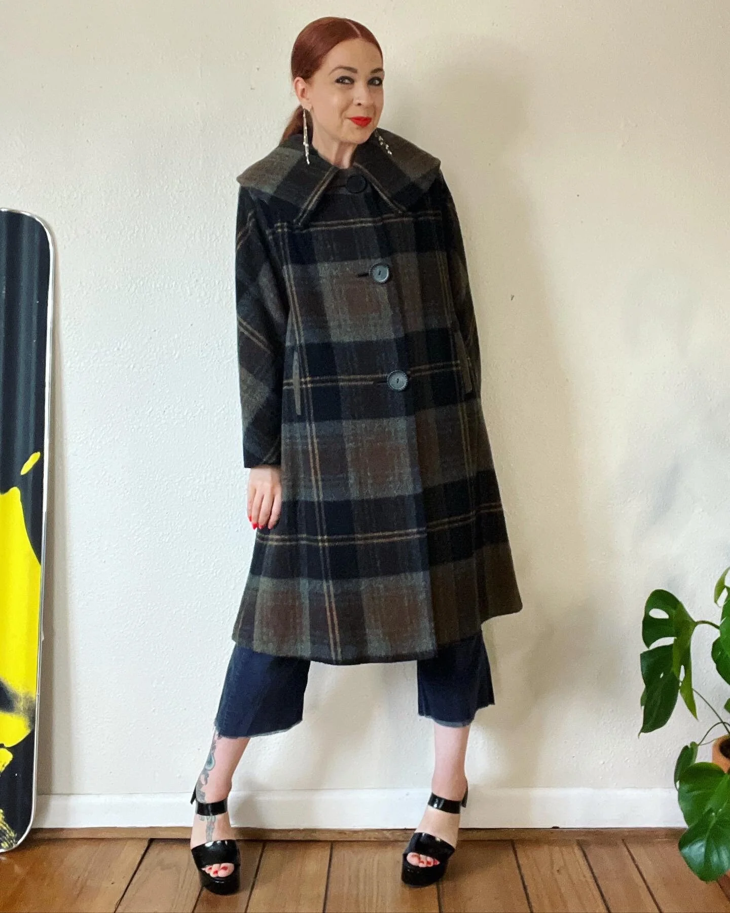 Vintage 60s Bold Brown Black and Gray Heather Plaid Wool Cape Collar Coat by Lady Lucy - Image 9