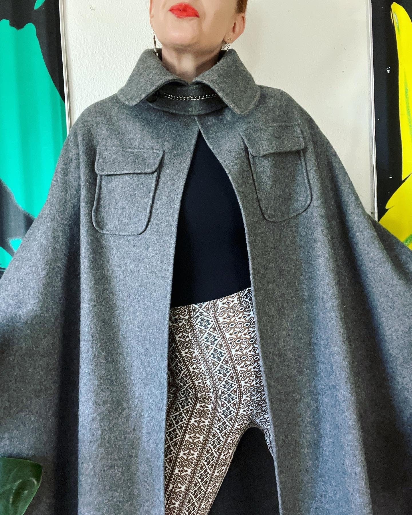 Vintage 60s Bonwit Teller Medium Gray Heather Mega Mod Cape with An Extra Large Structured Collar by Bonwit Teller - Image 5