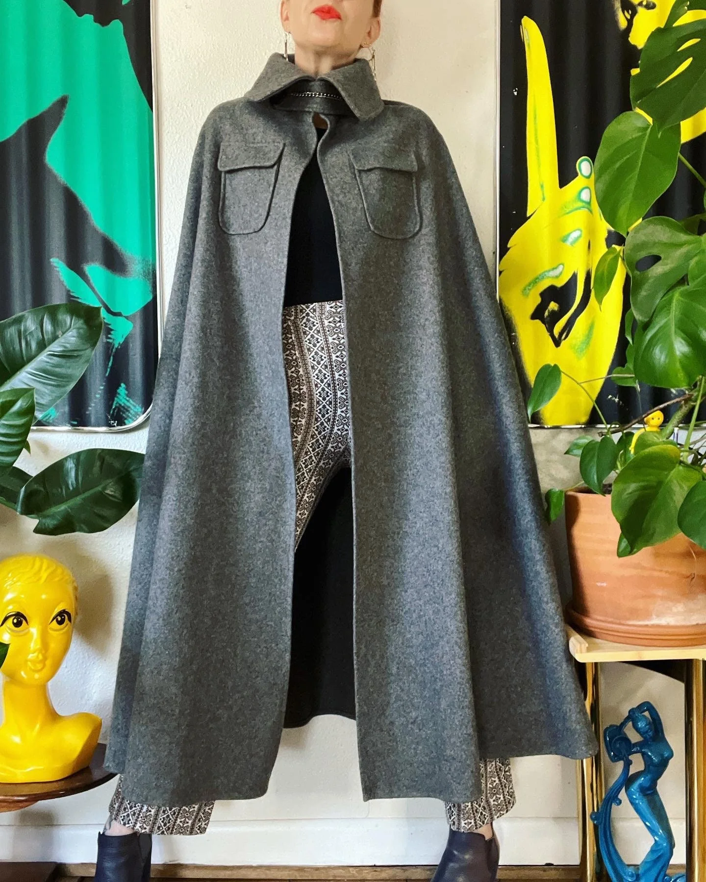 Vintage 60s Bonwit Teller Medium Gray Heather Mega Mod Cape with An Extra Large Structured Collar by Bonwit Teller - Image 7