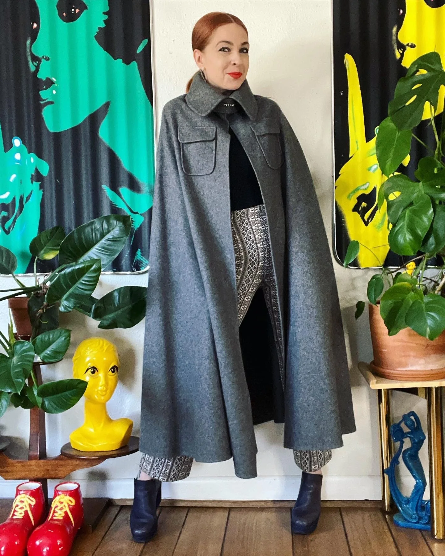 Vintage 60s Bonwit Teller Medium Gray Heather Mega Mod Cape with An Extra Large Structured Collar by Bonwit Teller - Image 8