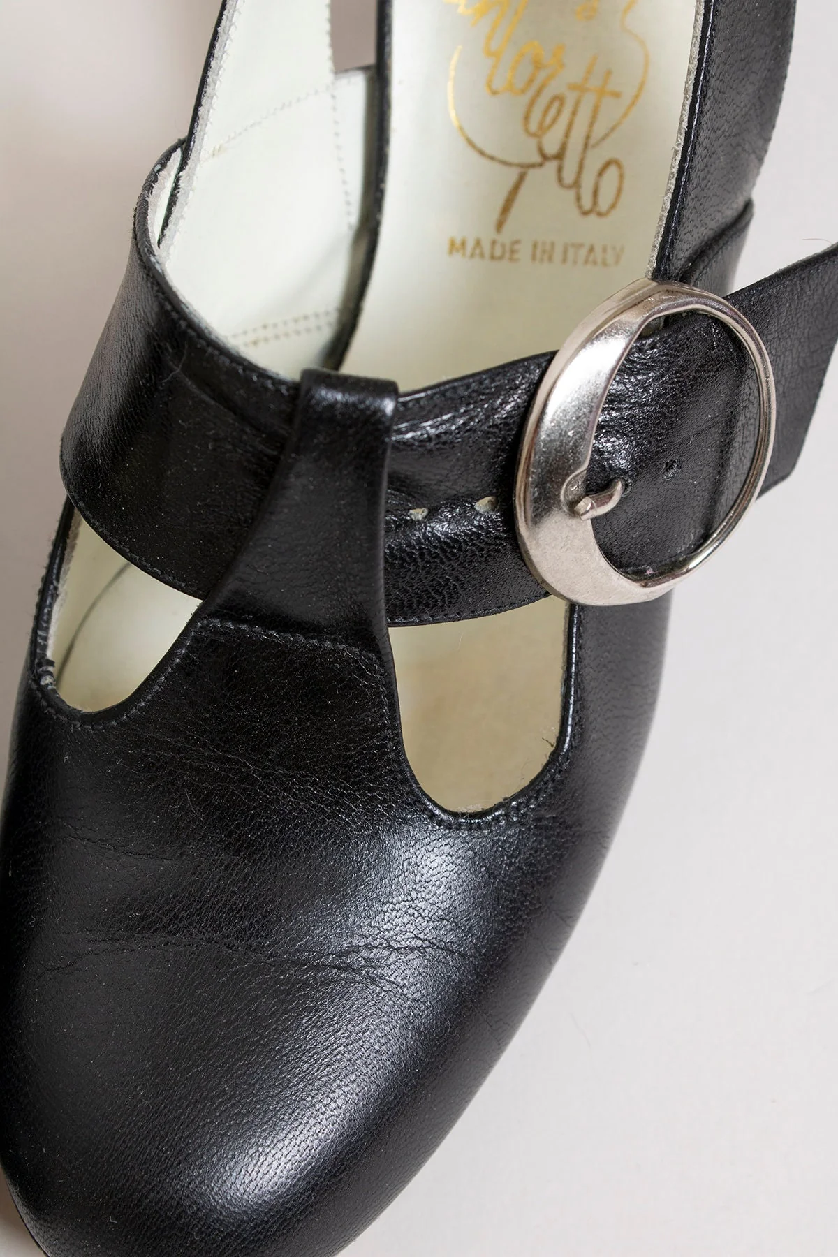 Vintage 60s Chunky Heel Black Leather Large Wide Circle Silver Buckle by Tintoretto - Image 5