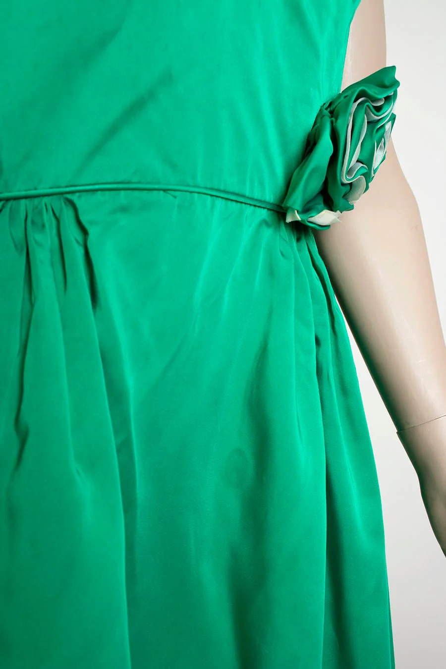 Vintage 60s Dress - Emerald Green Satin Cocktail Party Dress - Prom Dress - Formal Evening Rose Applique - Holiday Ivy - Small - Image 7