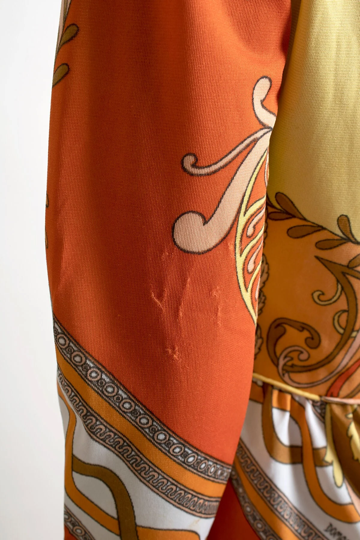 Vintage 60s Dress Psychedelic Orange Yellow Flower and Chain Print Long Sleeve Dress Knits Small by Domani - Image 10