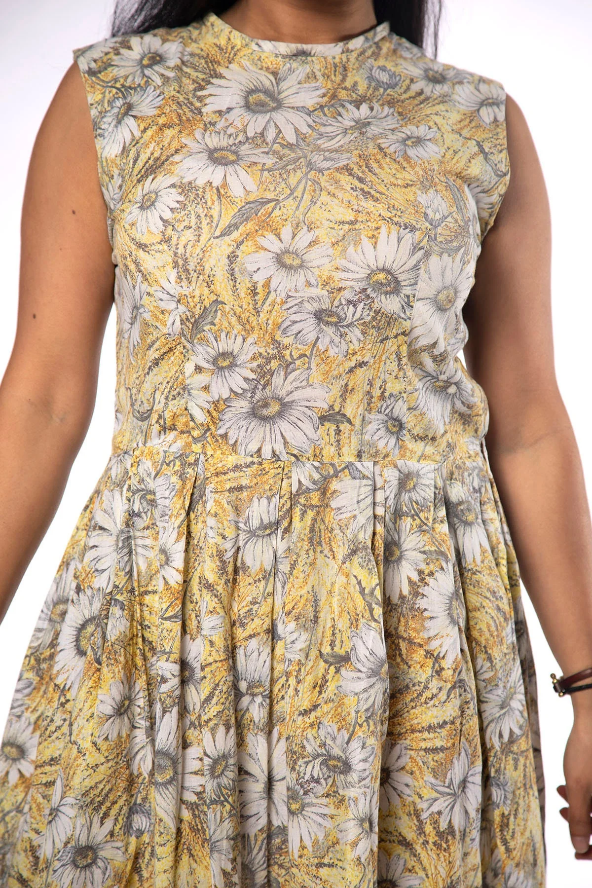 Vintage 60s Dress Sunflower Daisy Print Day Dress Box Pleat Skirt Sheer Cotton Spring Day Dress Medium - Image 7