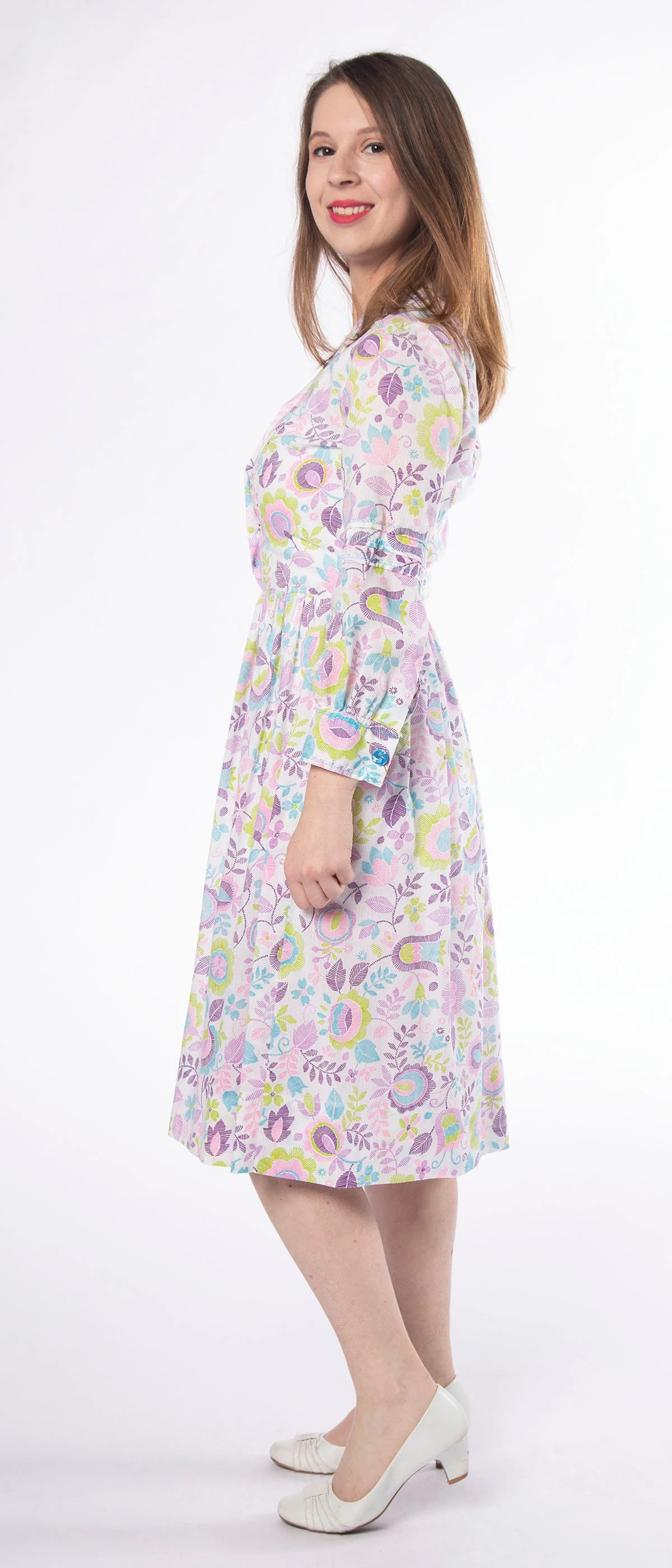 Vintage 60s Floral Dress - Spring Pastel Purple Blue Green Pink Sketch Flower Print Day Dress - Heart Embroidery - Shirtwaist - Small - Image 5