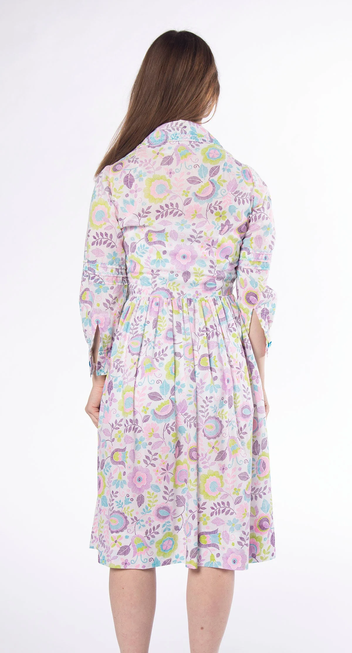 Vintage 60s Floral Dress - Spring Pastel Purple Blue Green Pink Sketch Flower Print Day Dress - Heart Embroidery - Shirtwaist - Small - Image 6